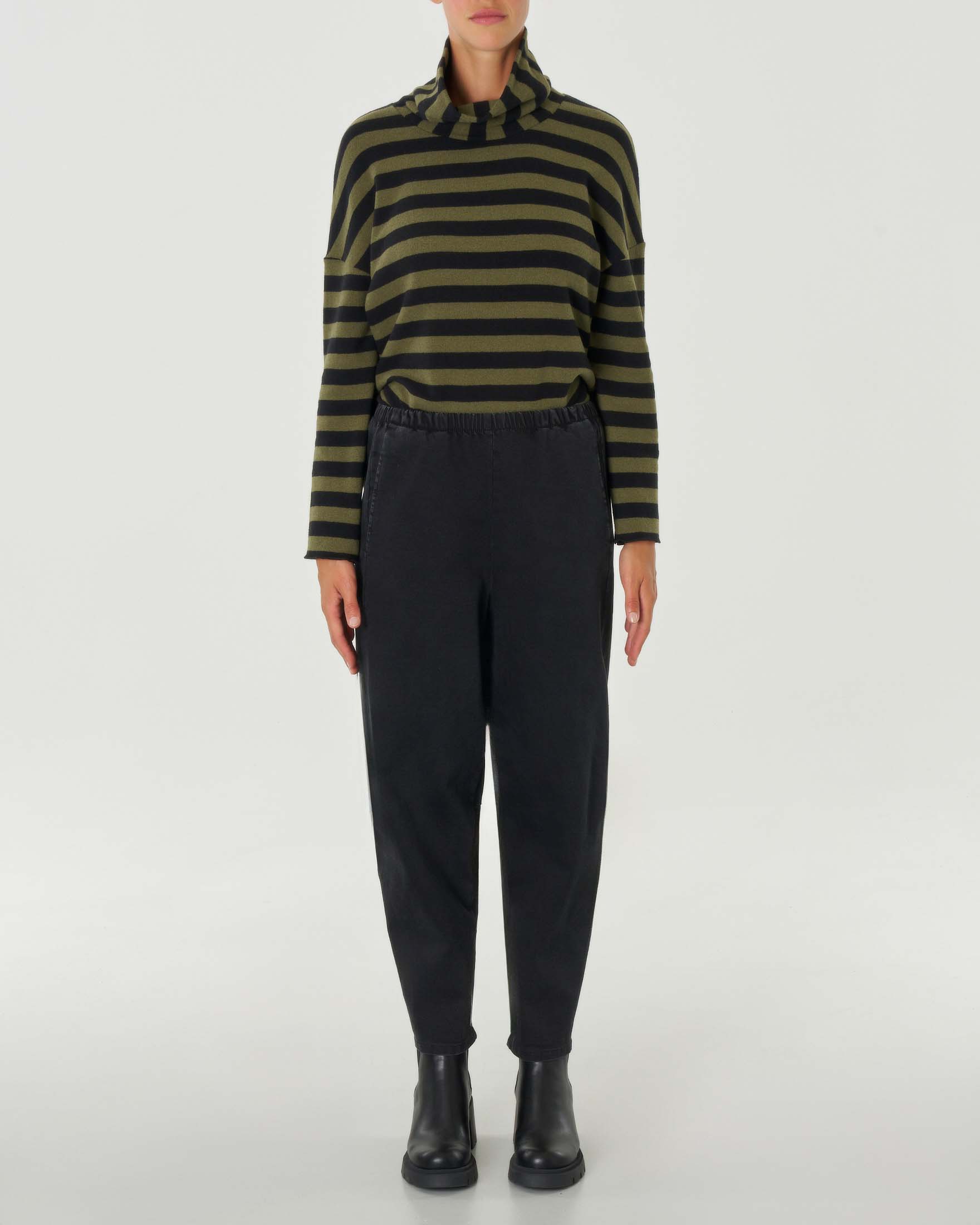 Jeans nero in cotone stretch dalla linea a pagliaccio