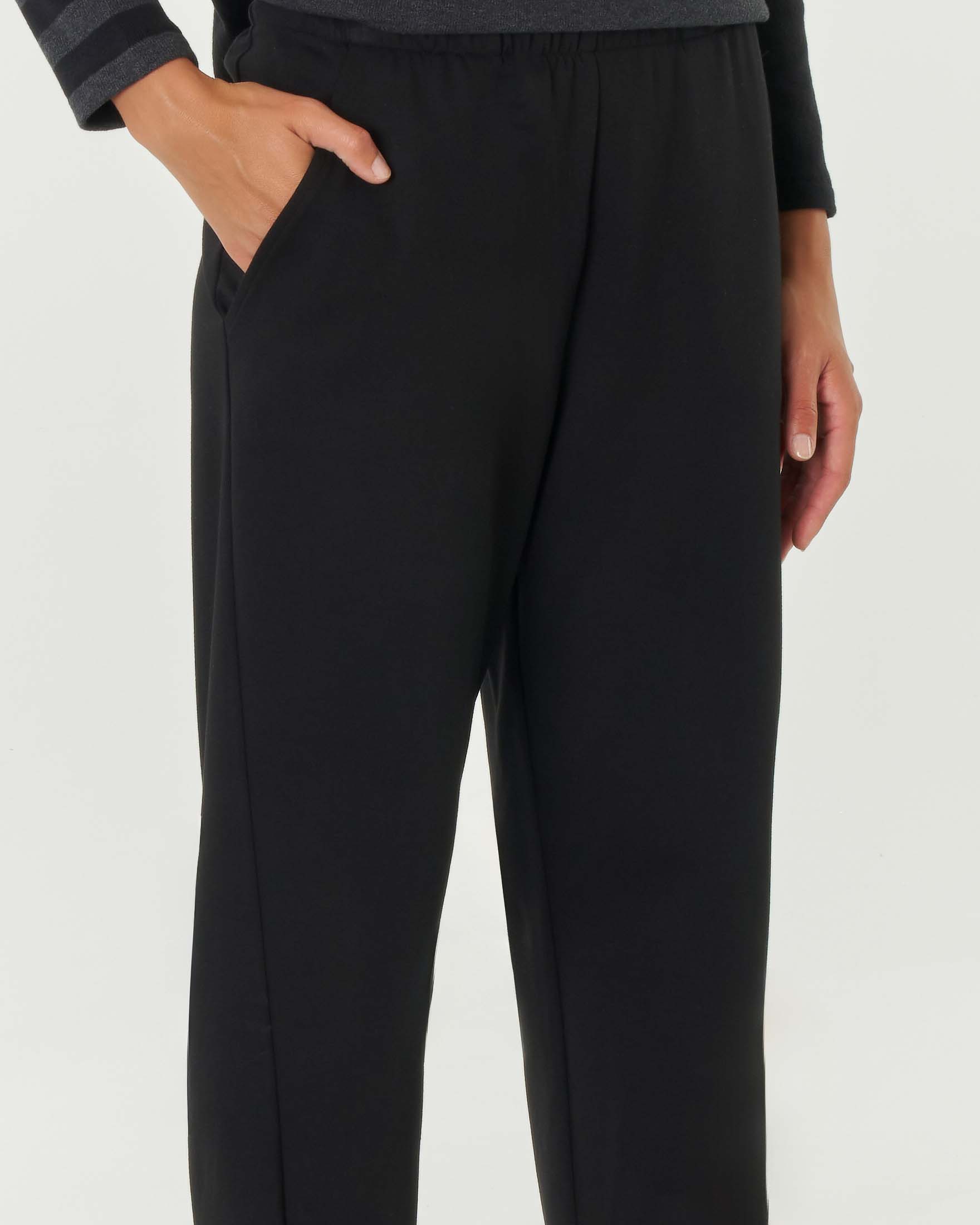 Pantaloni neri in jersey punto Milano di viscosa strech dalla linea a pagliaccio image