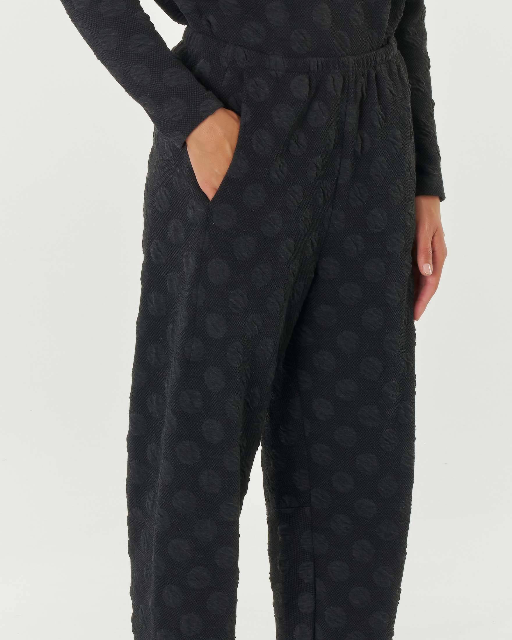 Pantaloni balloon color antracite di tessuto jacquard con motivo a maxi pois image