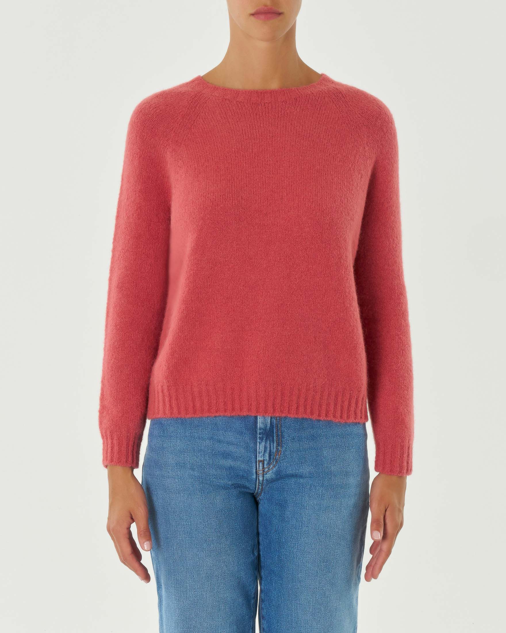 Maglia girocollo bouclé rosa antico dalla linea morbida in alpaca e cotone con maniche raglan