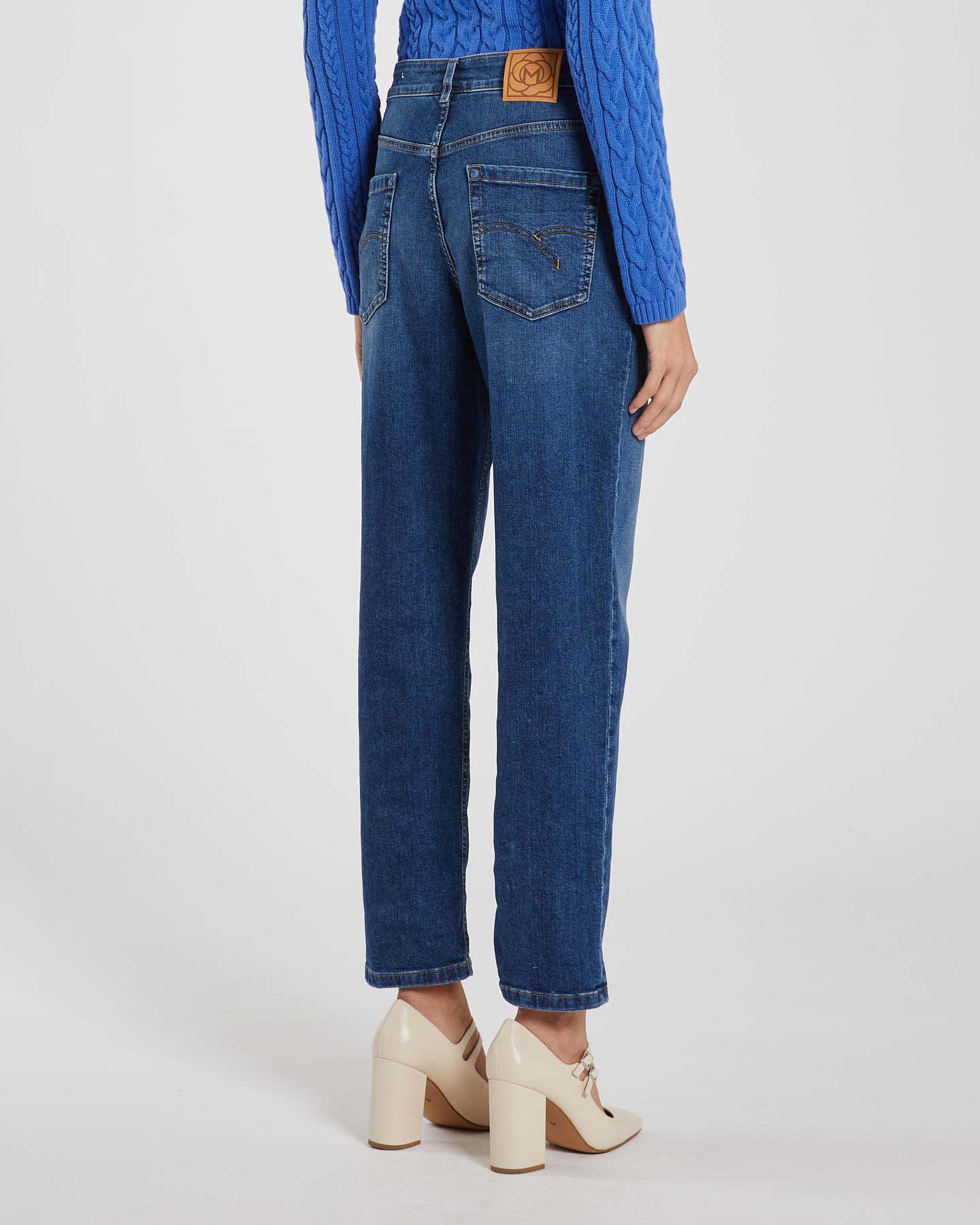 Jeans tomboy fit in cotone stretch blu ston washed image
