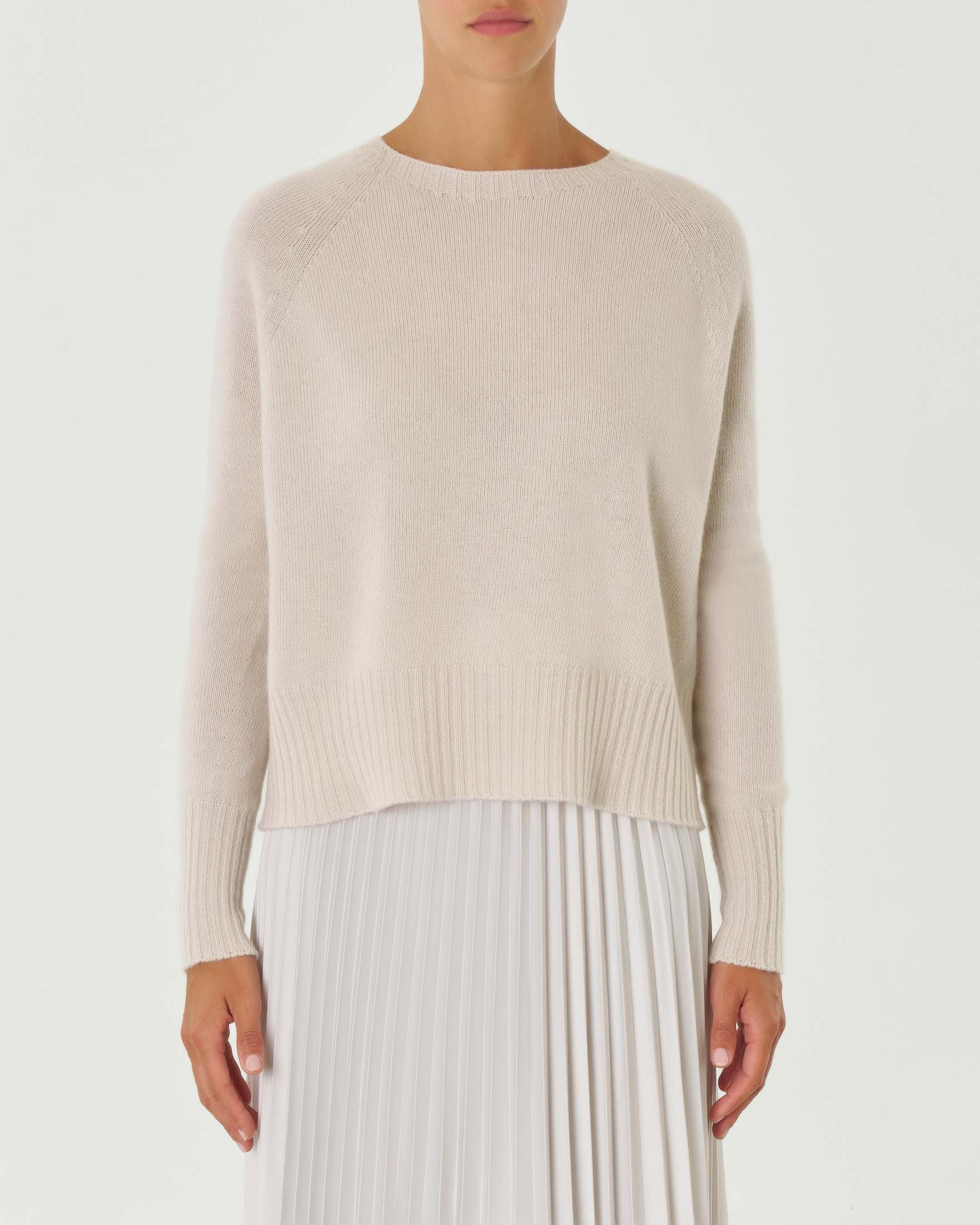 Maglia color gesso in pura lana con fondo alto a coste Linea MONOCHROME