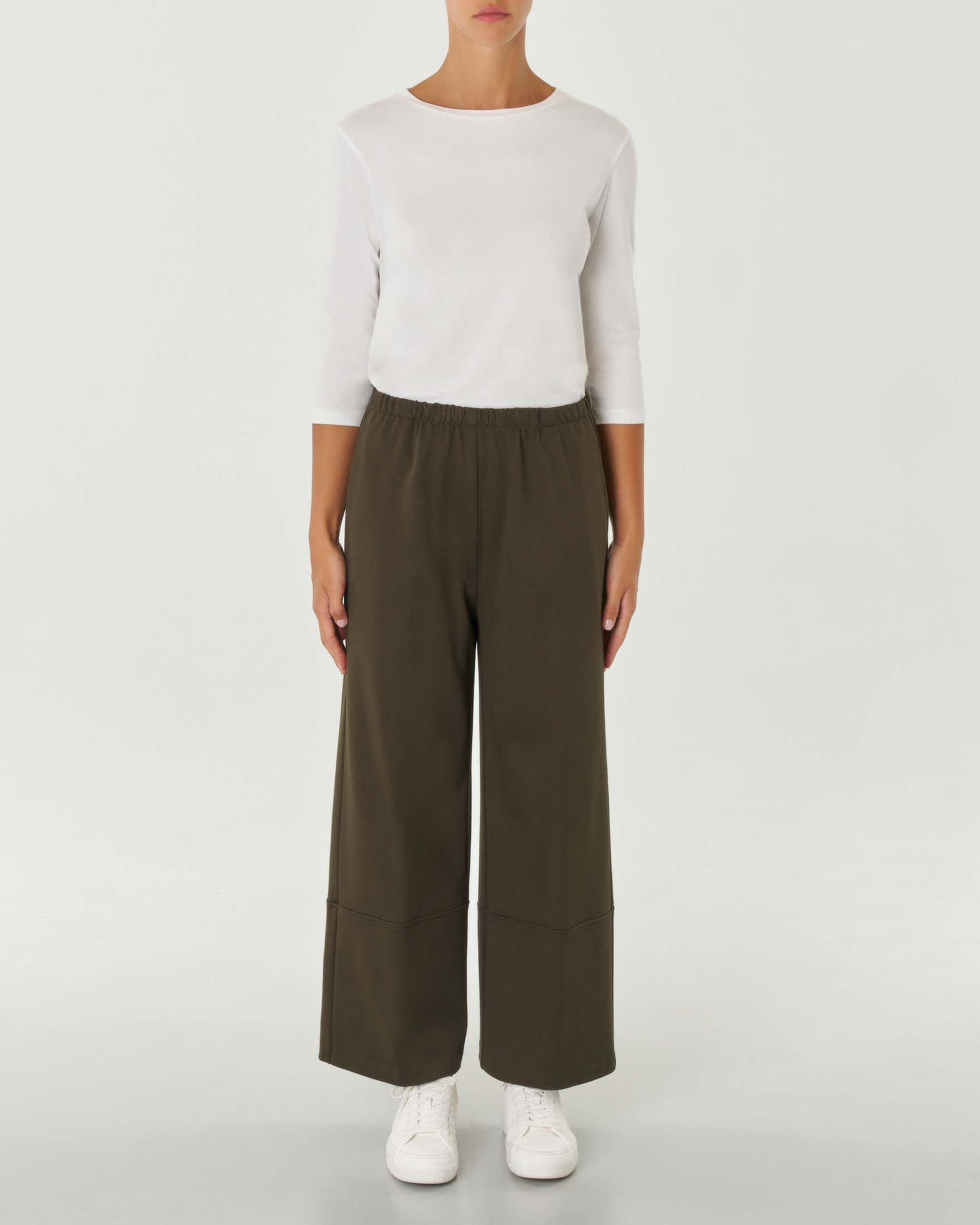 Pantaloni verdi militare in tricotina di misto viscosa dalla linea wide con elastico inserito in vita