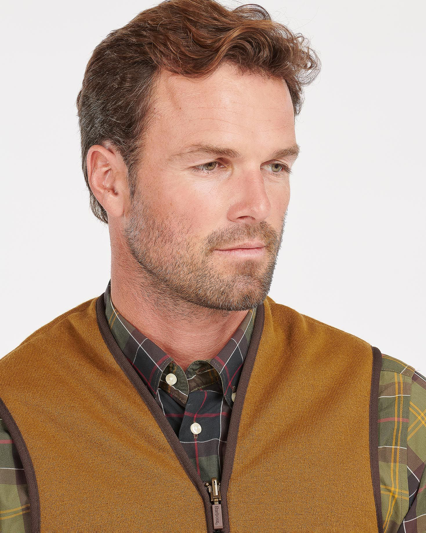 Gilet Barbour in pile color cammello con tasche a toppa