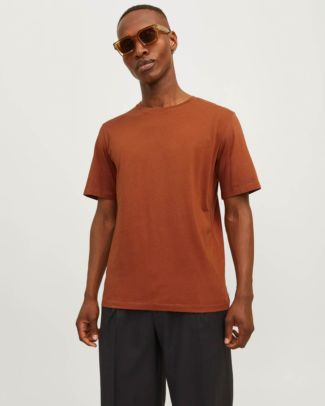 T shirt coccio regular fit tinta unita con scollo a giro e mezze maniche