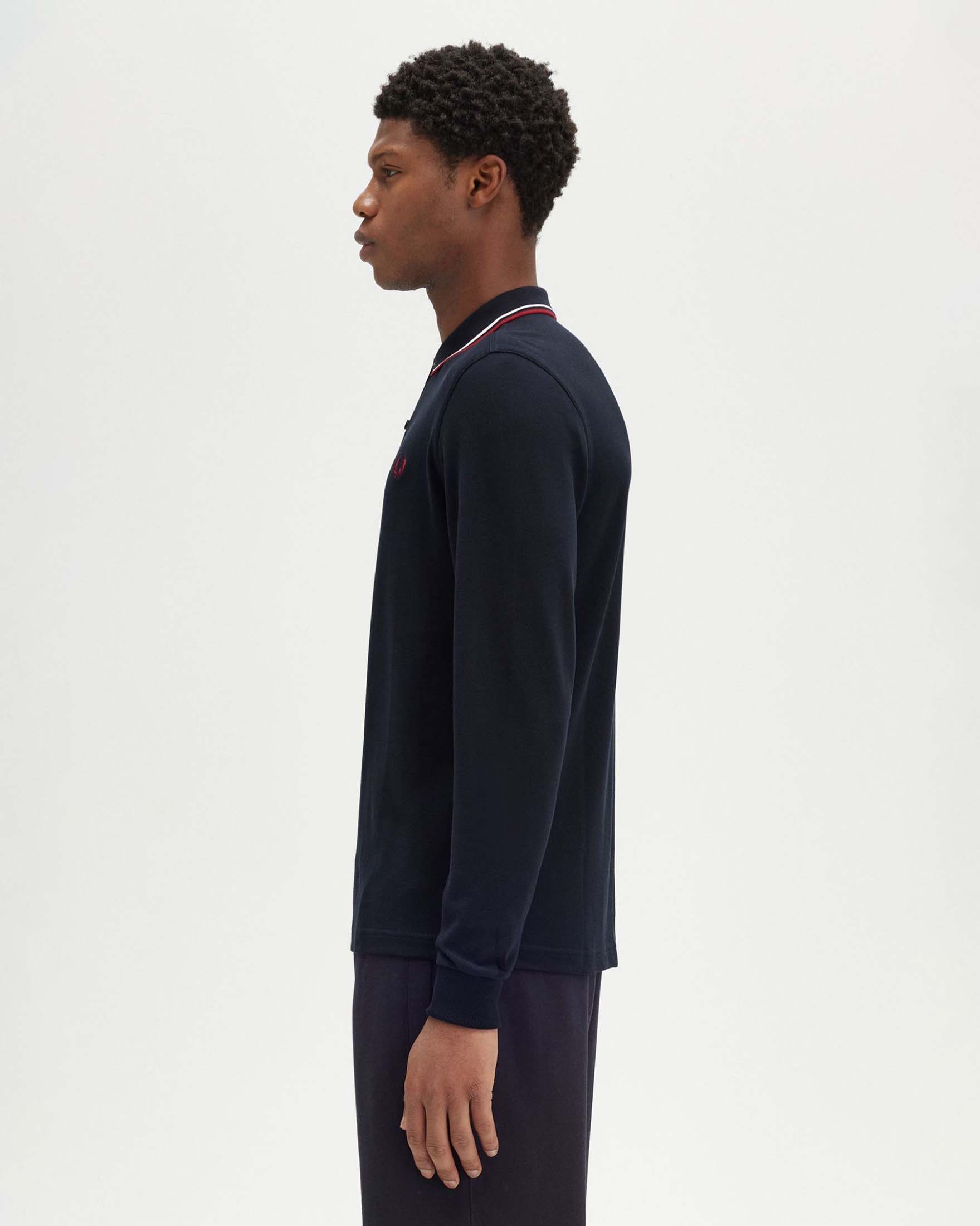 Polo manica lunga Fred Perry blu con bordino bianco e rosso