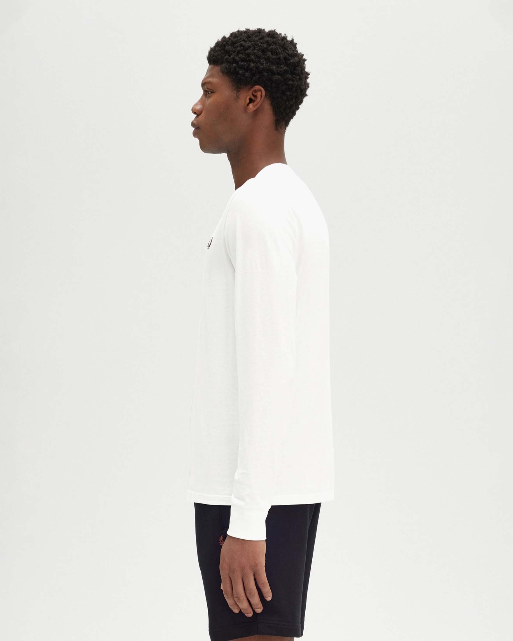 T-shirt bianca manica lunga in puro cotone con logo corona d'alloro sul petto image