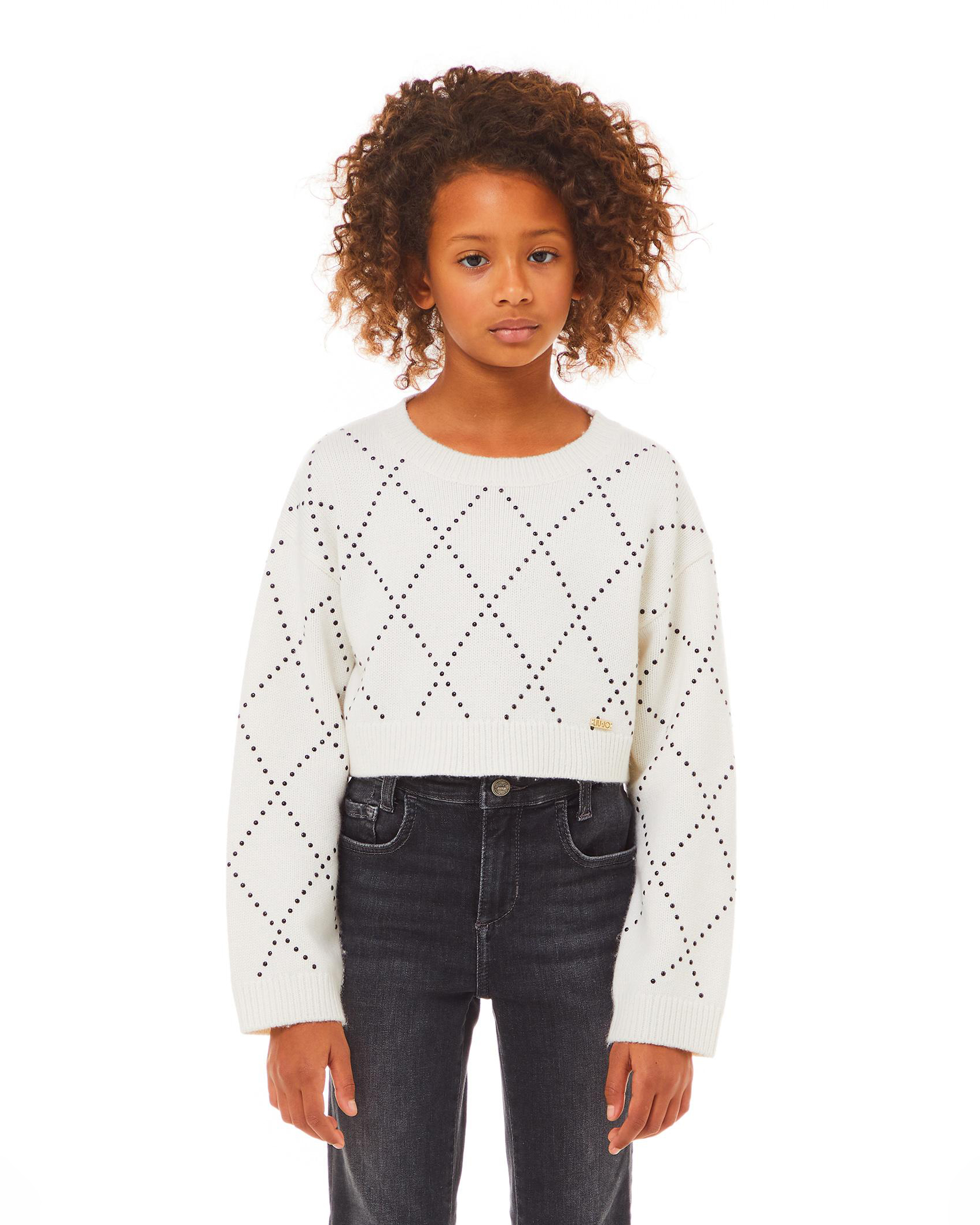 Maglia Liu Jo bianca cropped in lana e cashmere con borchiette nere a rombi