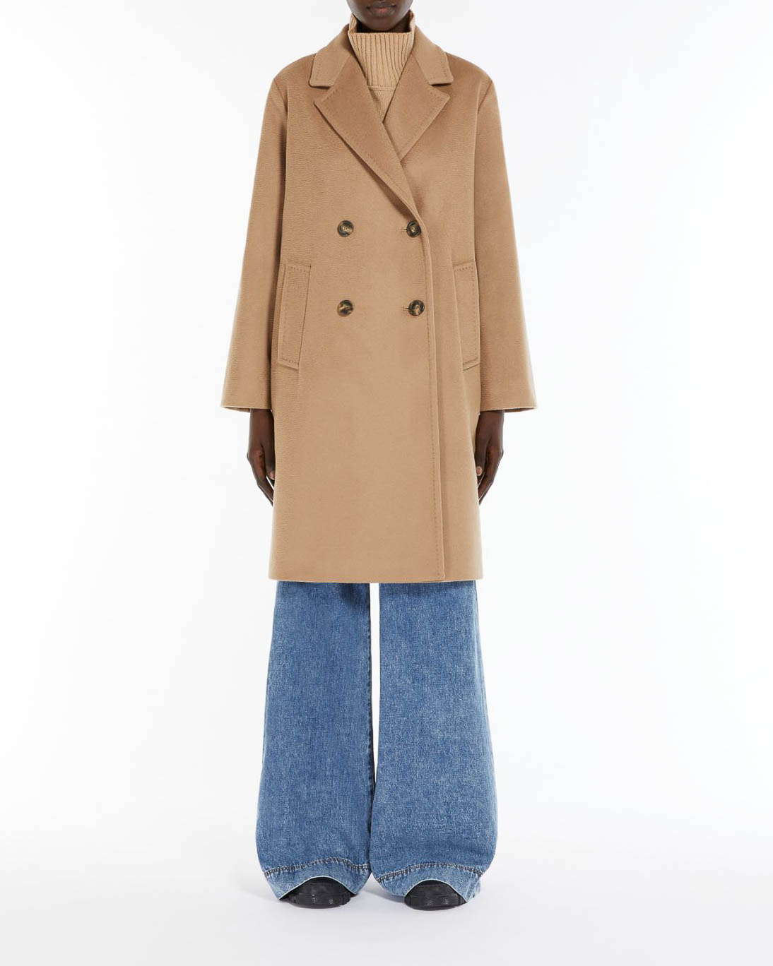 Cappotto doppiopetto al ginocchio color cammello in doppio drap di pura lana