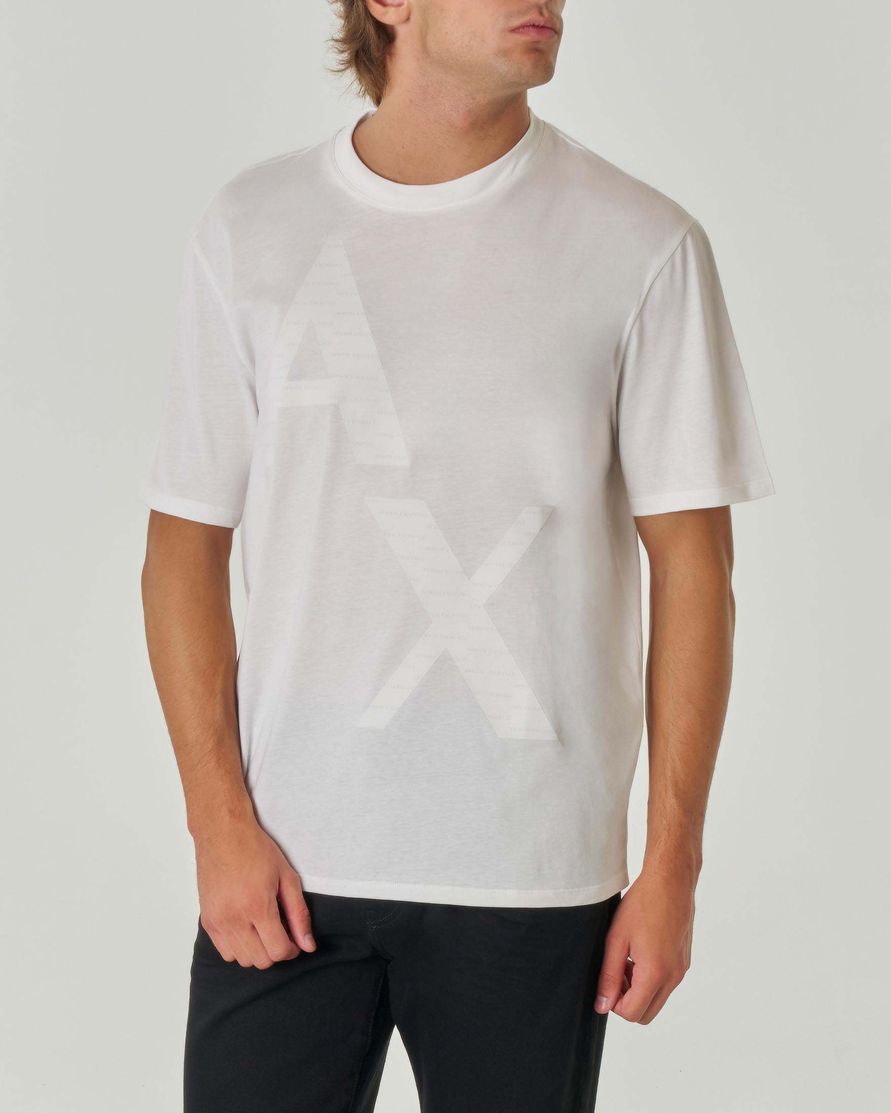 T-shirt bianca mezza manica con maxi logo AX applicato in tono