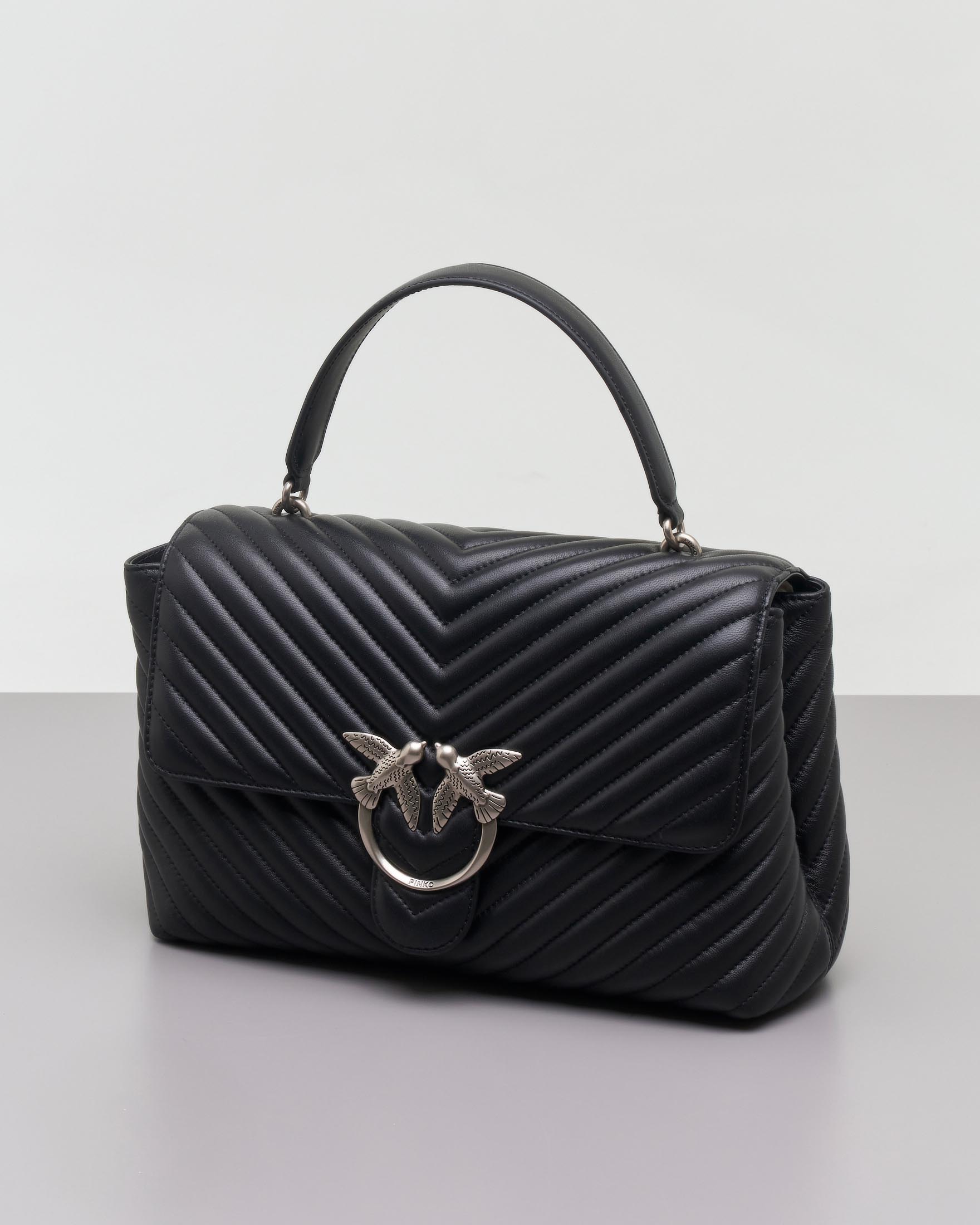 Maxi Lady Bag in pelle nera con motivo a chevron e manico a mano e fibbia Love Birds argento