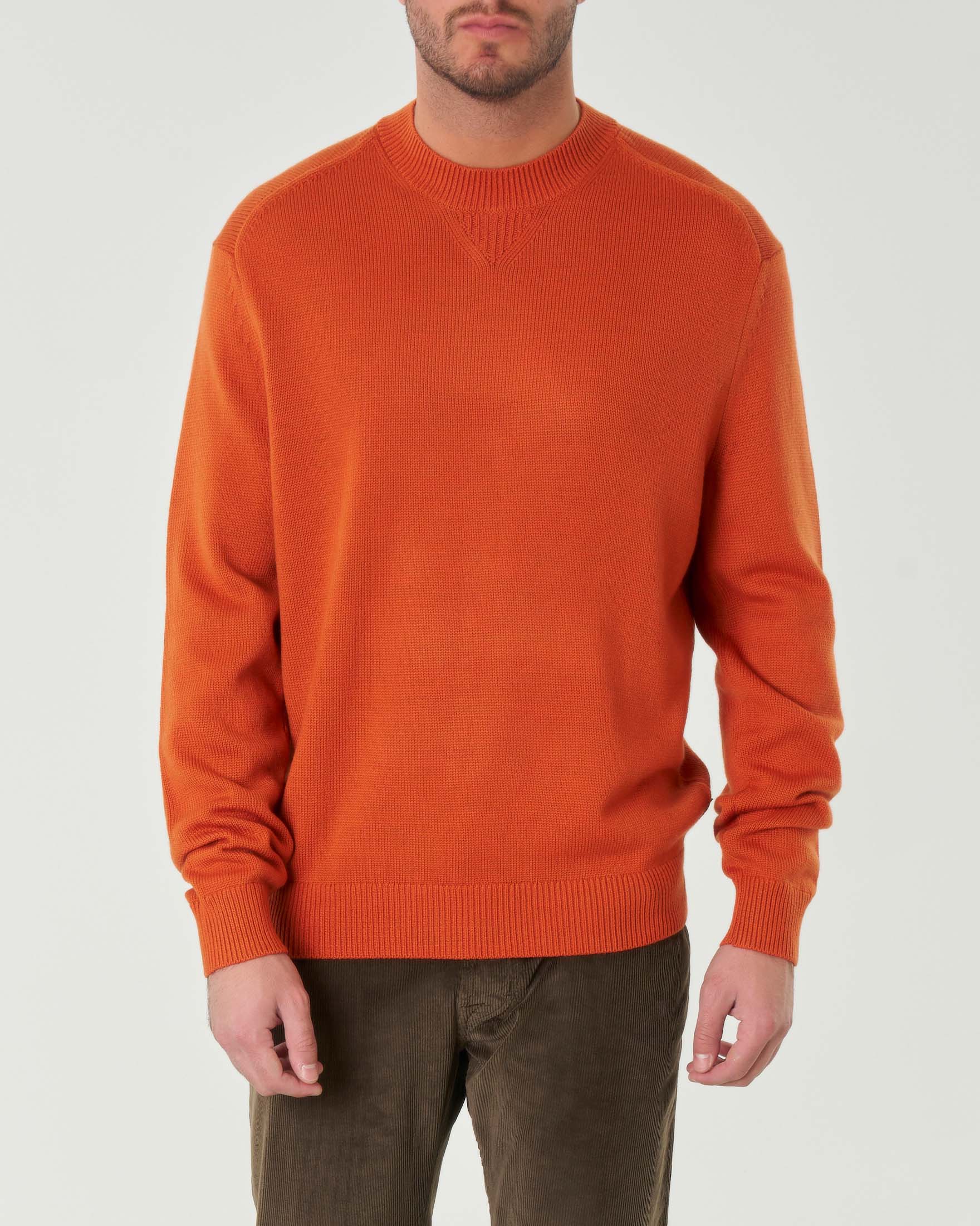 Maglia girocollo arancione in misto lana e cotone vestibilità regular con etichetta logo sul fianco