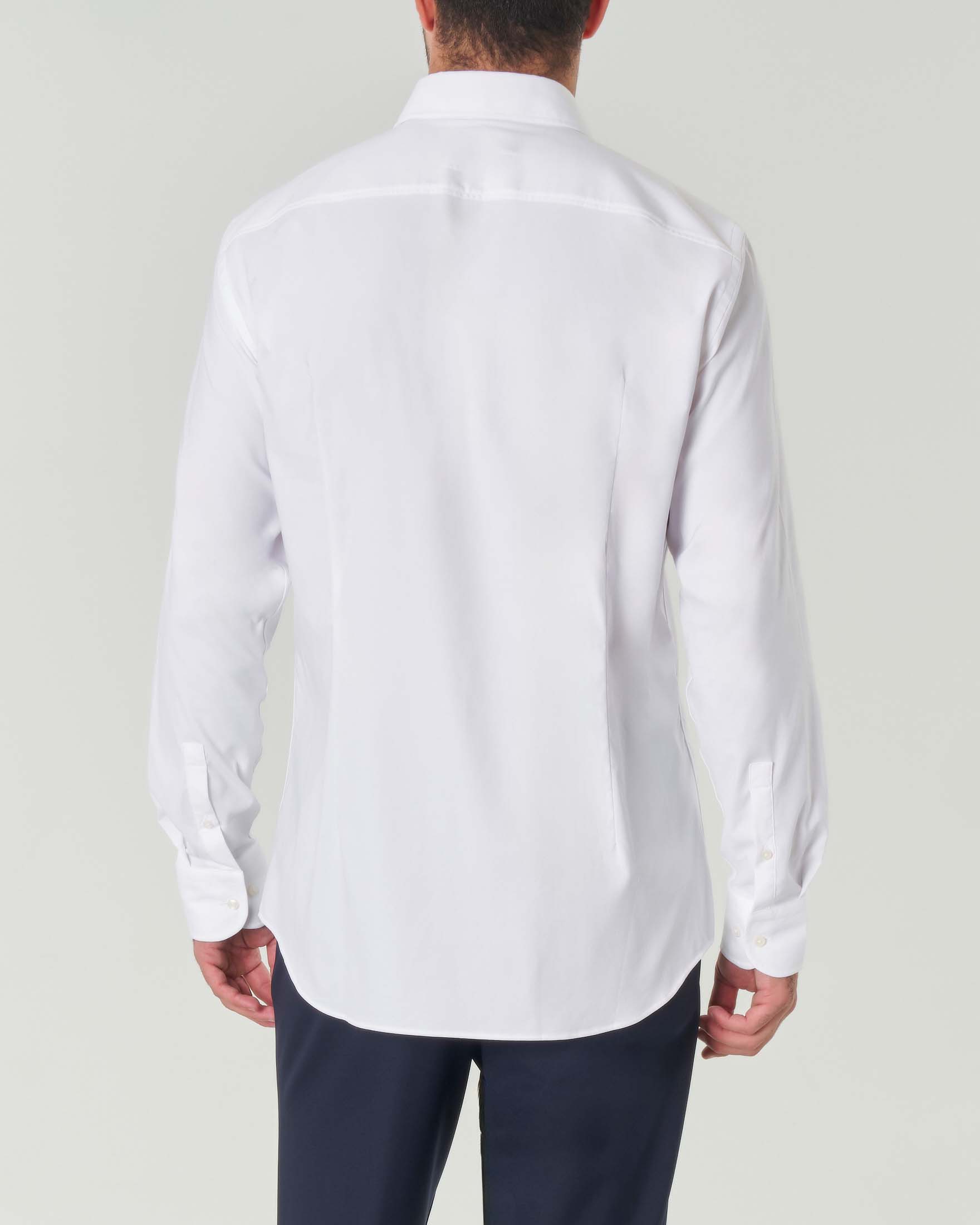 Camicia Boss bianca Hank slim-fit in twill tecnico stretch con colletto Kent