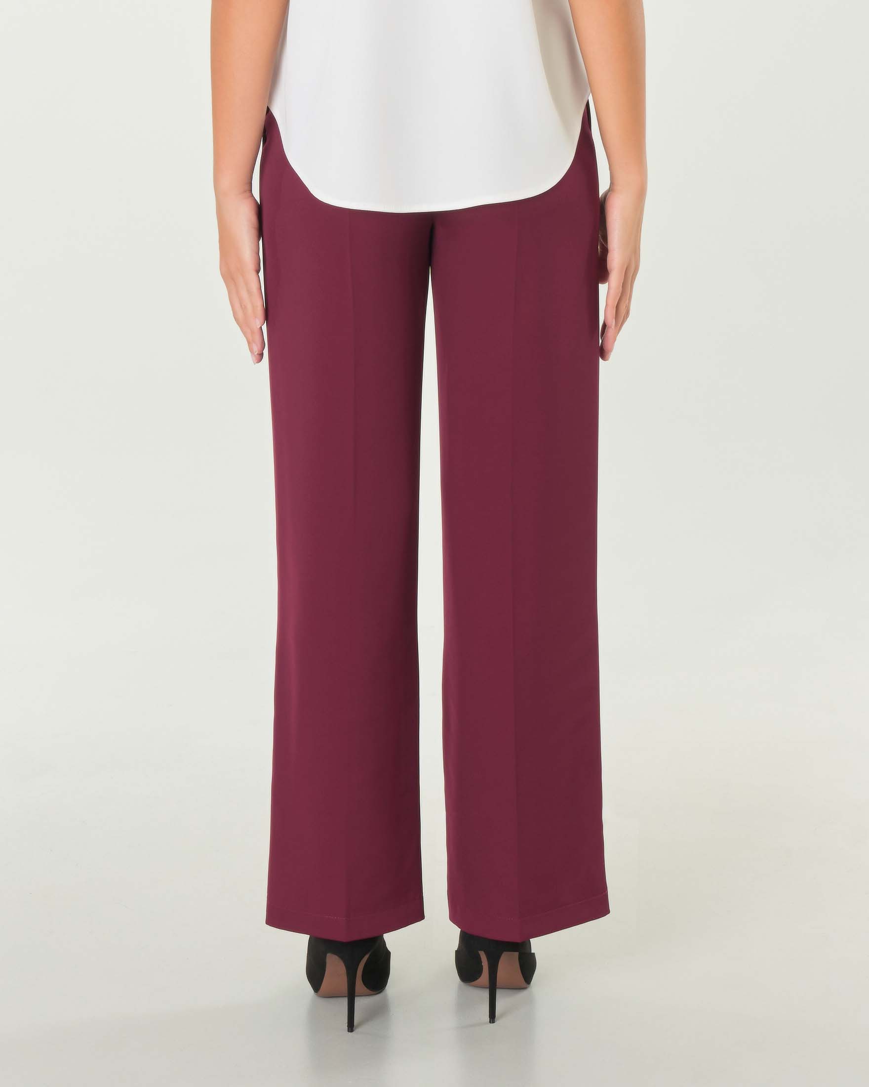 Pantaloni straight Hlo! bordeaux in tessuto stretch fluido con pinces in vita