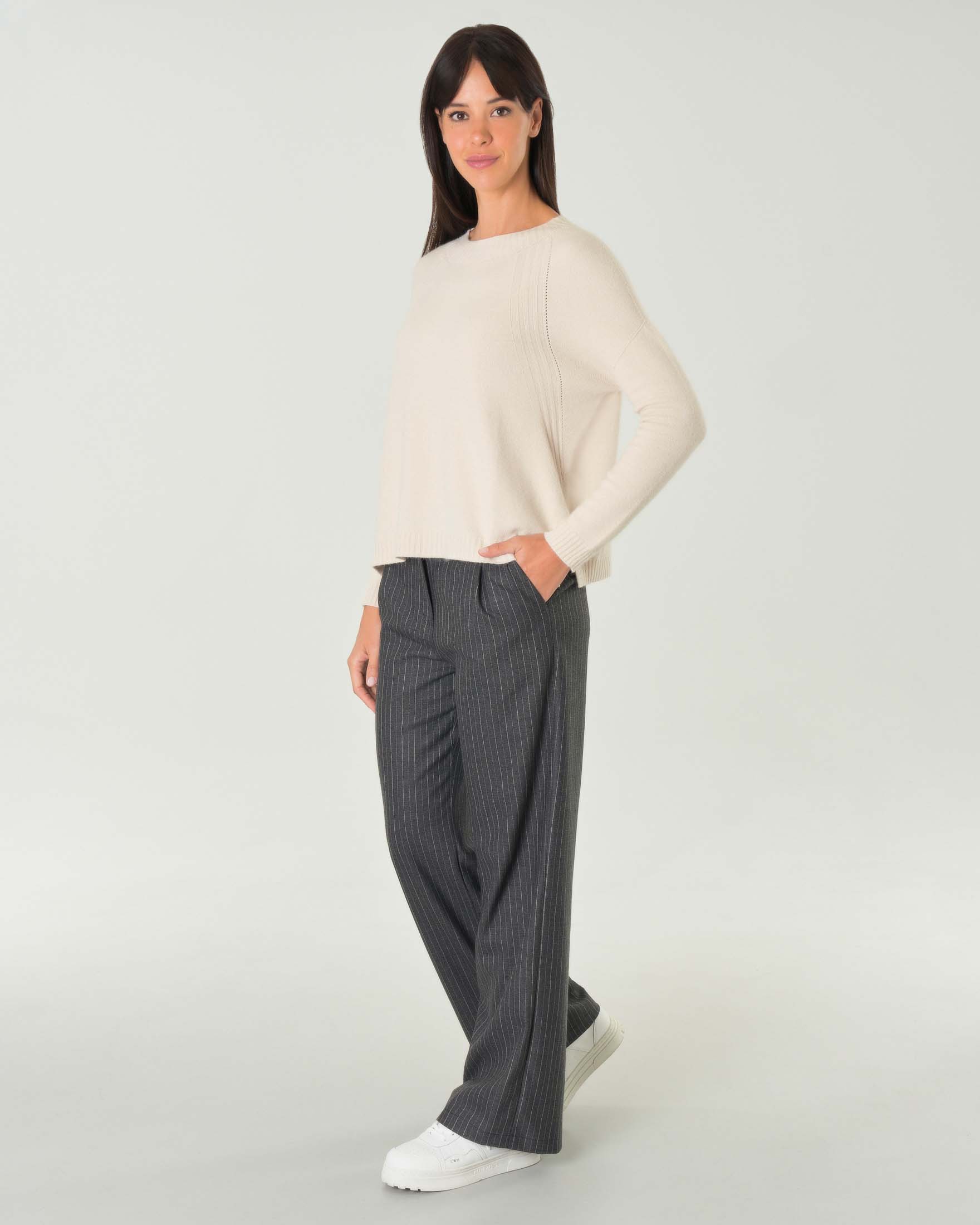 Maglia boxy beige in misto viscosa con motivo a coste lungo il giromanica sceso