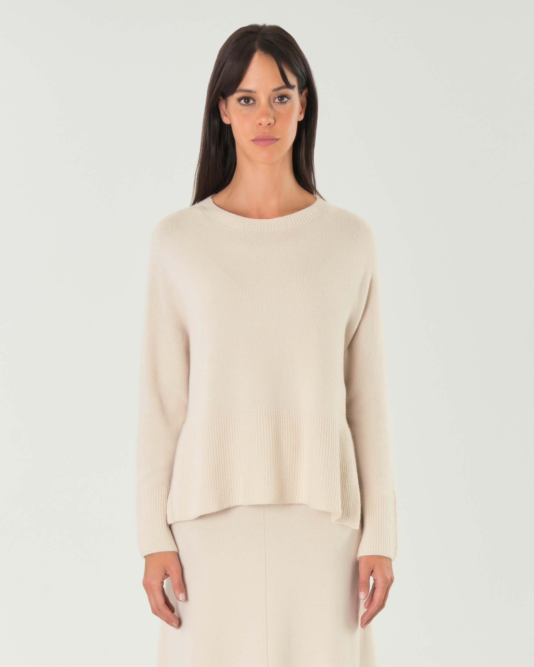 Maglia beige in misto viscosa con fondo alto lavorato a punto pannocchia image