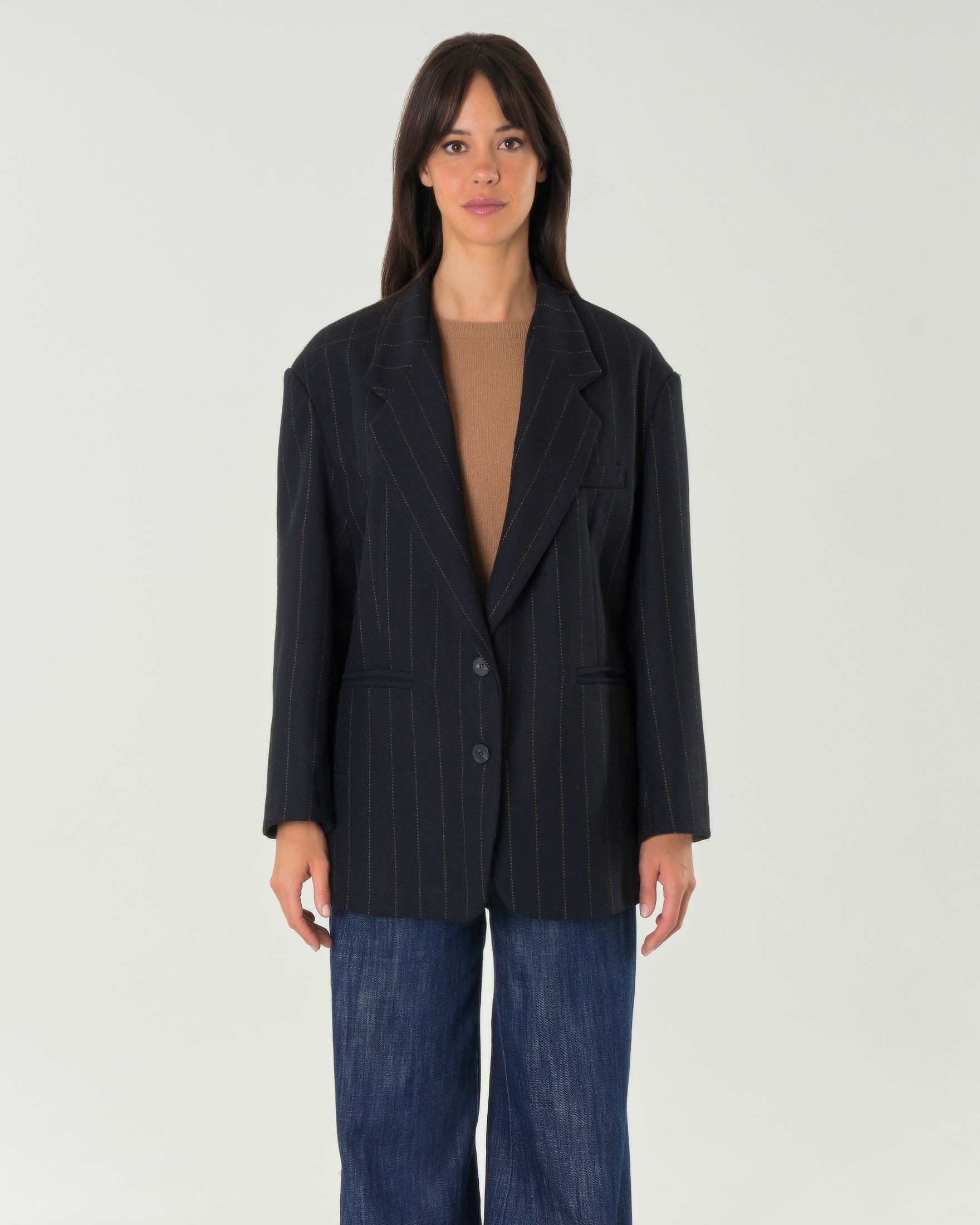 Blazer over nero gessato color cammello con scollo a rever image