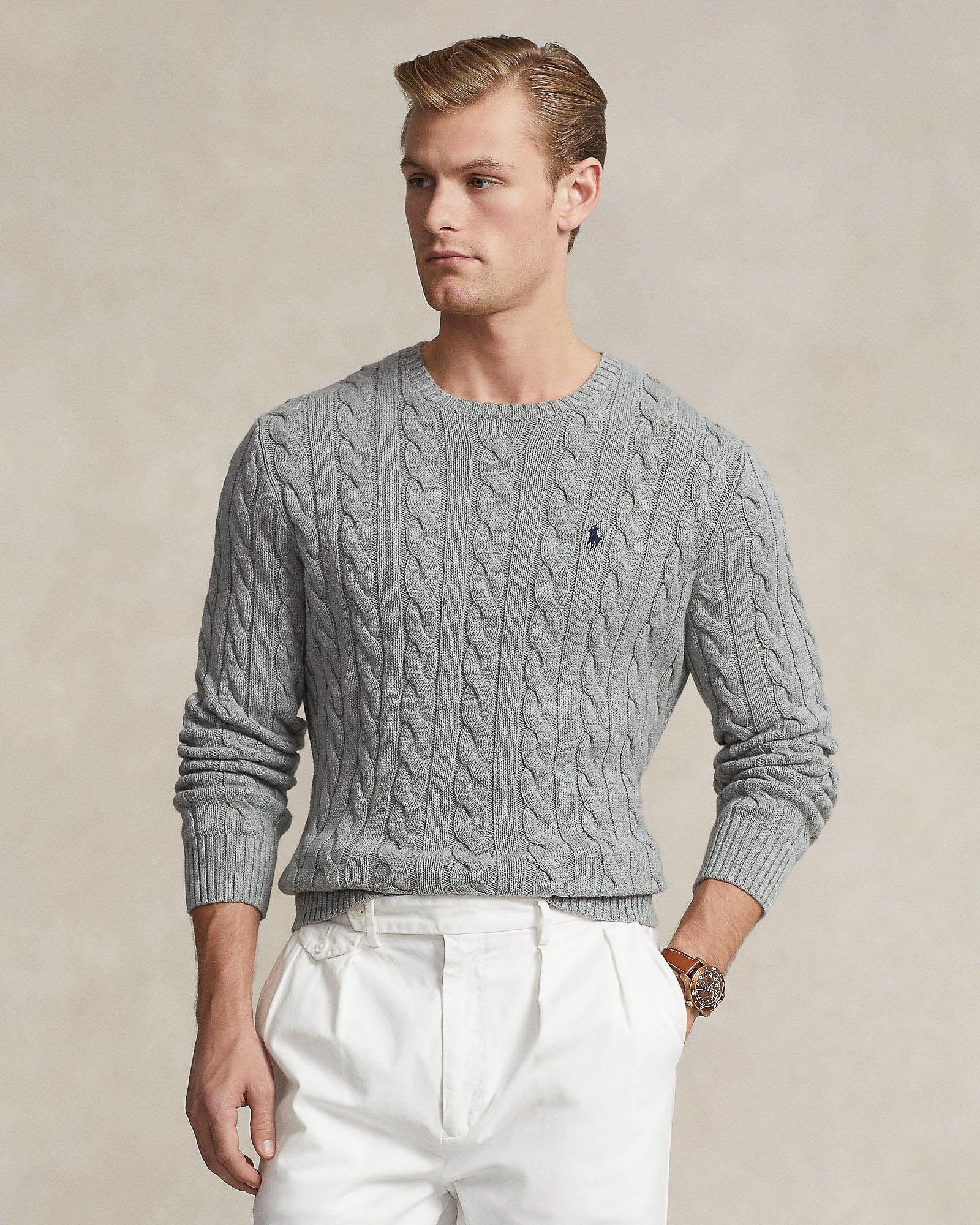 Polo Ralph Lauren — Maglia girocollo Polo Ralph Lauren grigia a trecce in cotone con logo pony blu ricamato sul petto