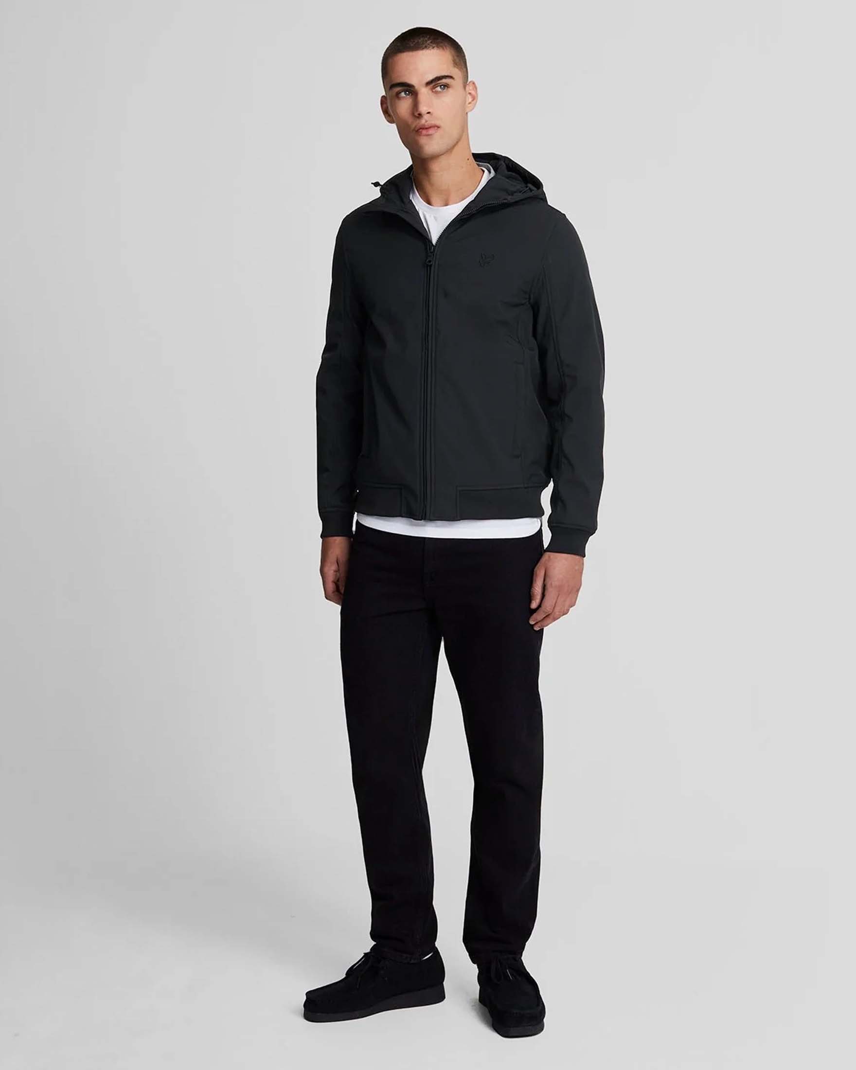 Giubbino Lyle & Scott nero in Soft Shell con cappuccio e interno in pile