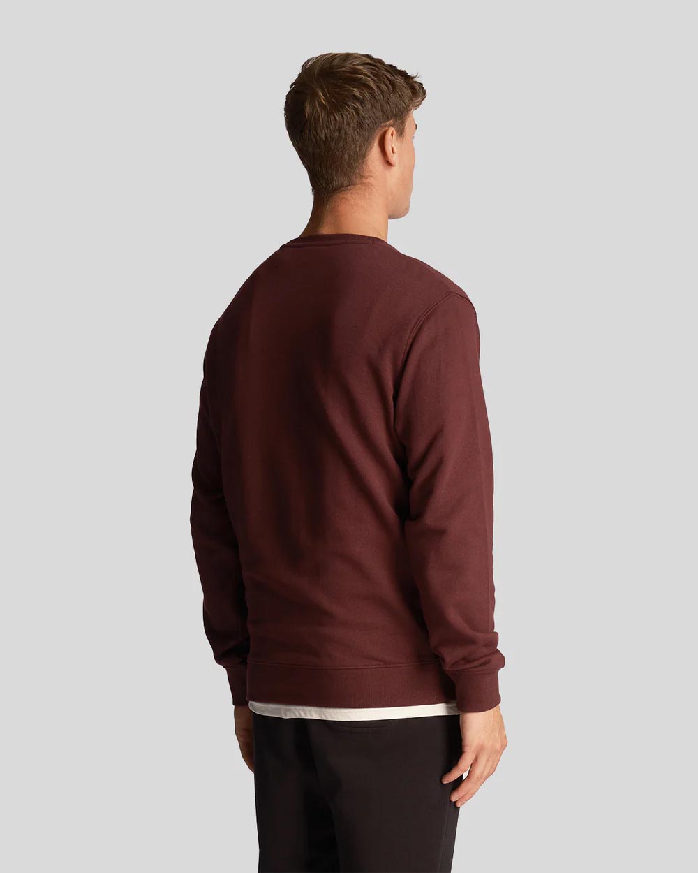 Felpa Lyle & Scott bordeaux girocollo con logo aquila gialla ricamato sul petto