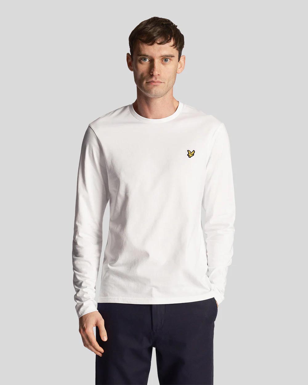 T-shirt manica lunga Lyle & Scott bianca in cotone con logo aquila gialla ricamata sul petto