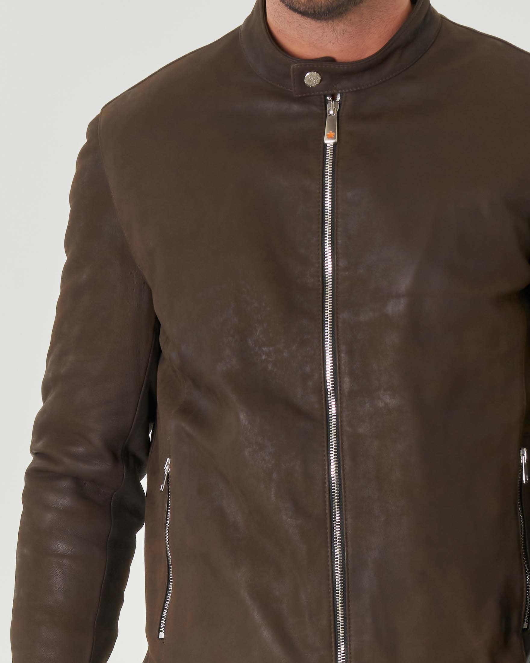 Giacca stile biker marrone in nappa smerigliata con colletto alla coreana image