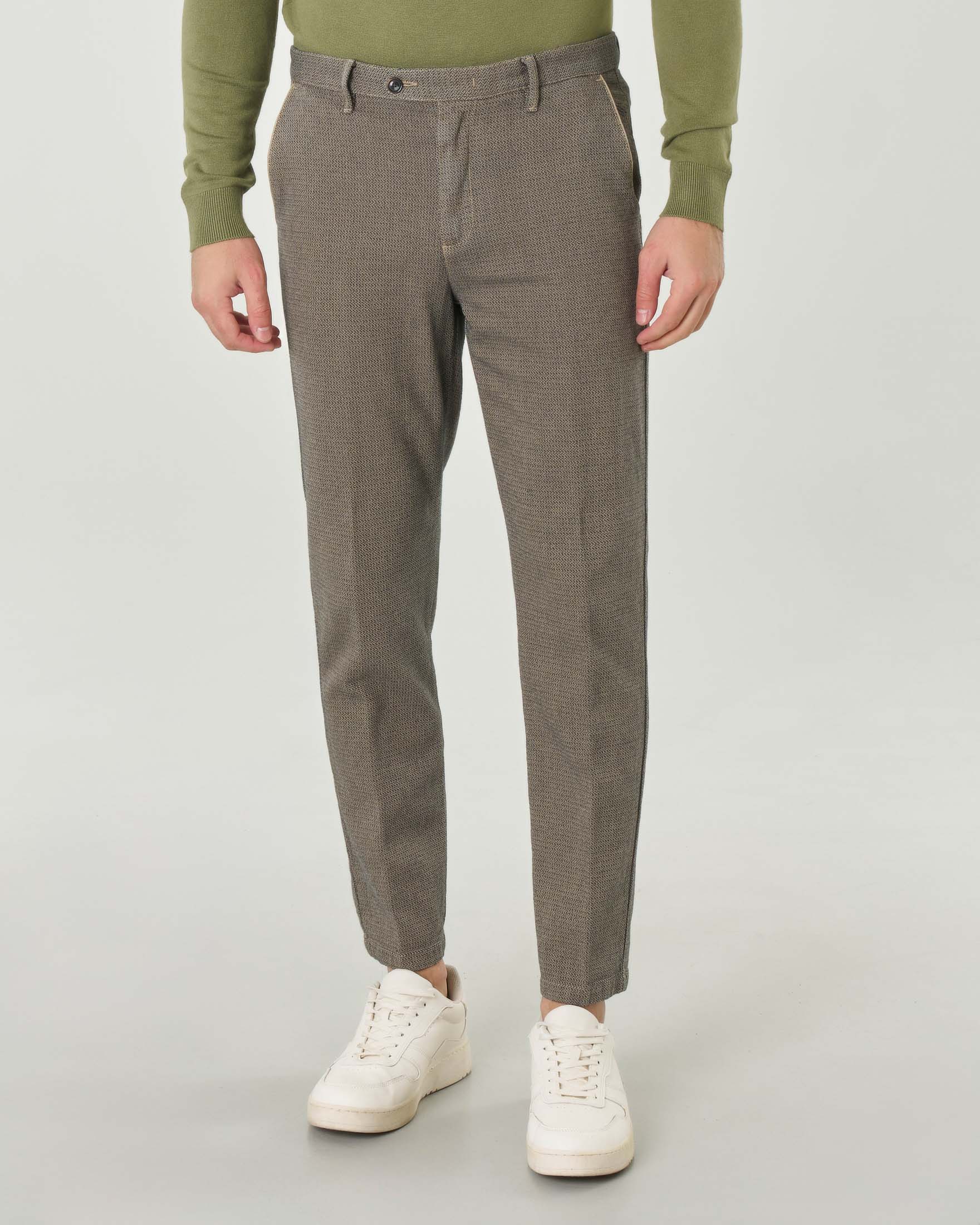 Pantaloni chino color noce slim-fit in tessuto armaturato di cotone stretch