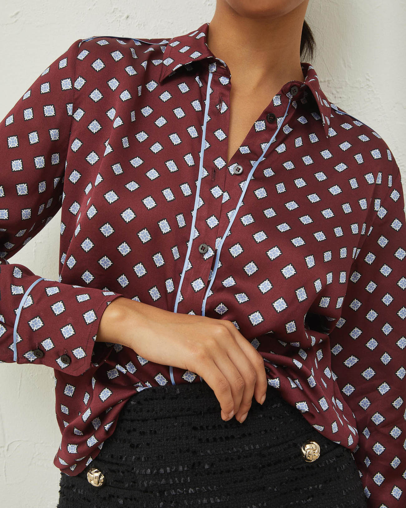 Camicia bordeaux in viscosa a stampa cravatta azzurra con doppio