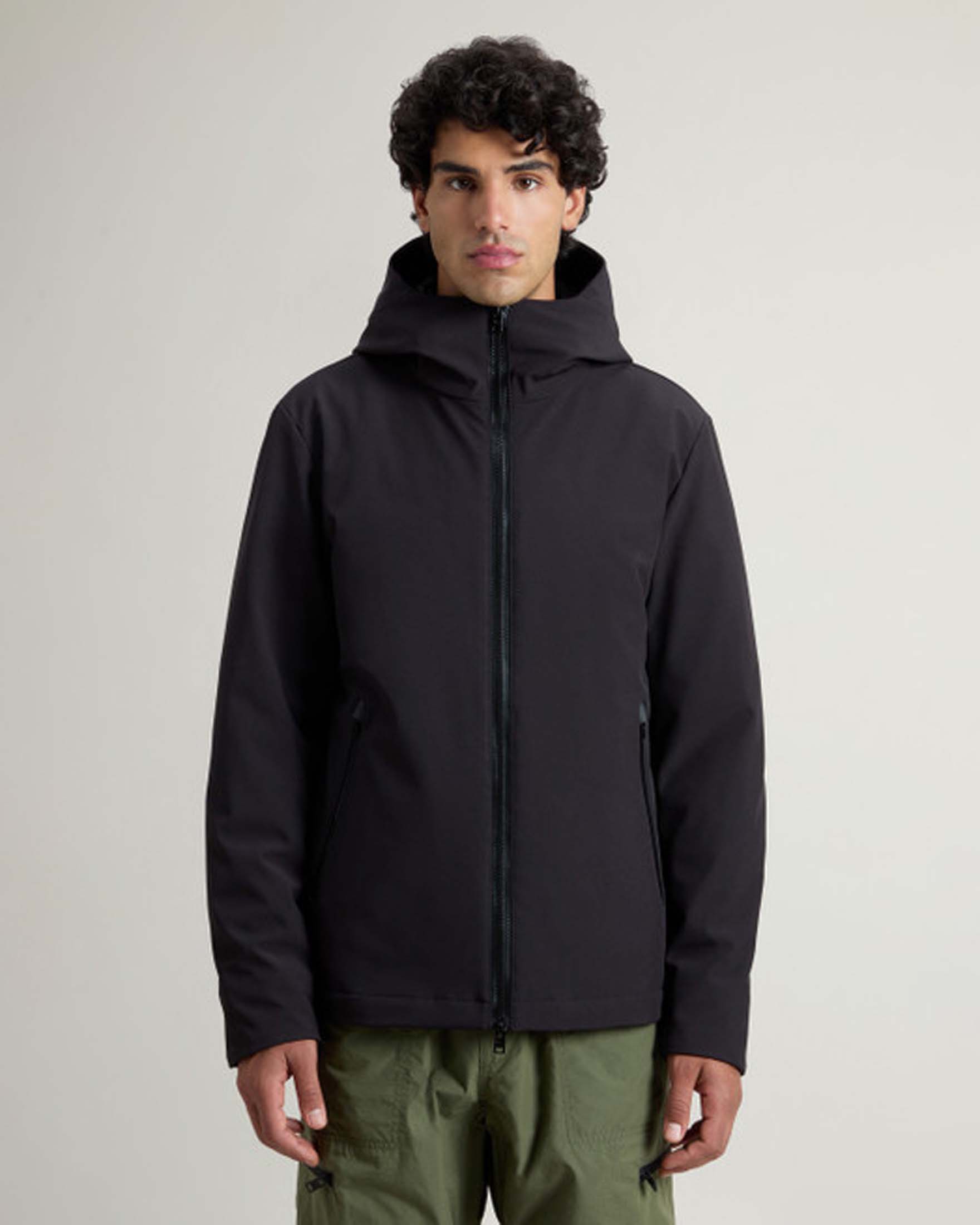 Giubbino Pacific Woolrich nero in tessuto Tech Softshell