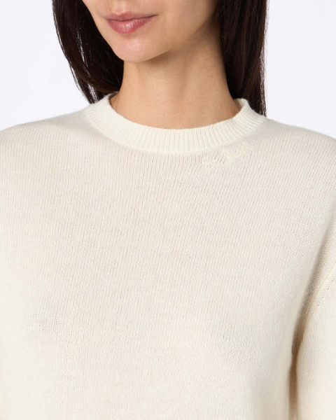 Maglia bianca in lana e cashmere con scritta logo ricamata tono su tono lungo lo scollo image