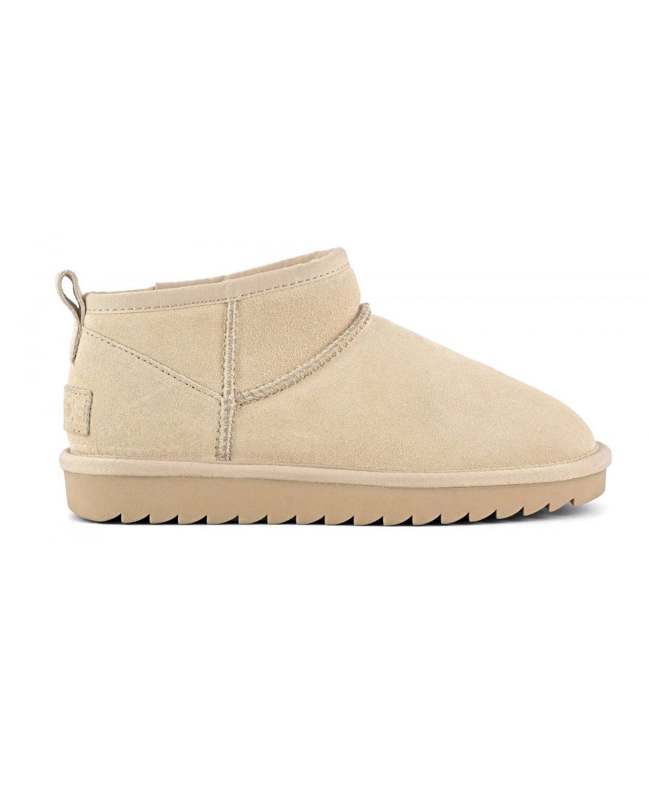 Stivaletto ultra basso color sabbia in pelle scamosciata con fodera interna in pelo di misto lana tono su tono