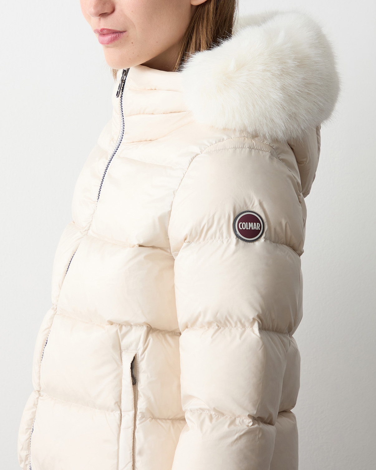 Piumino color avorio imbottito in tessuto riciclato effetto - Main Image