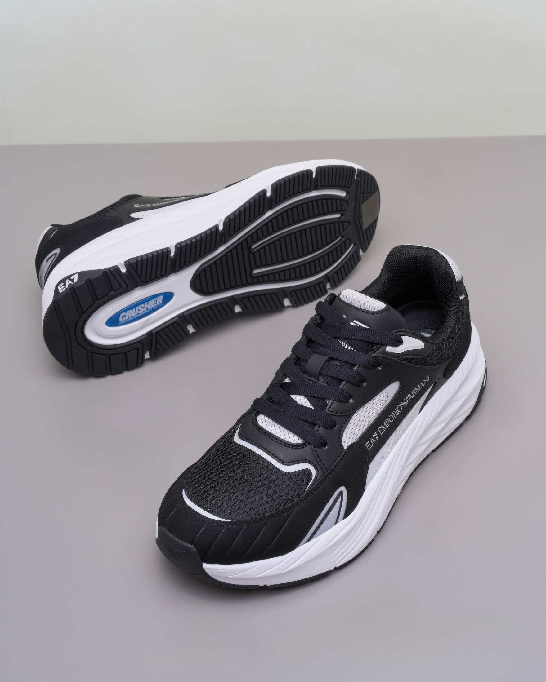 Sneakers running EA7 Crusher Sonic Mix bianche e nere in suede e mesh con suola alta in gomma image
