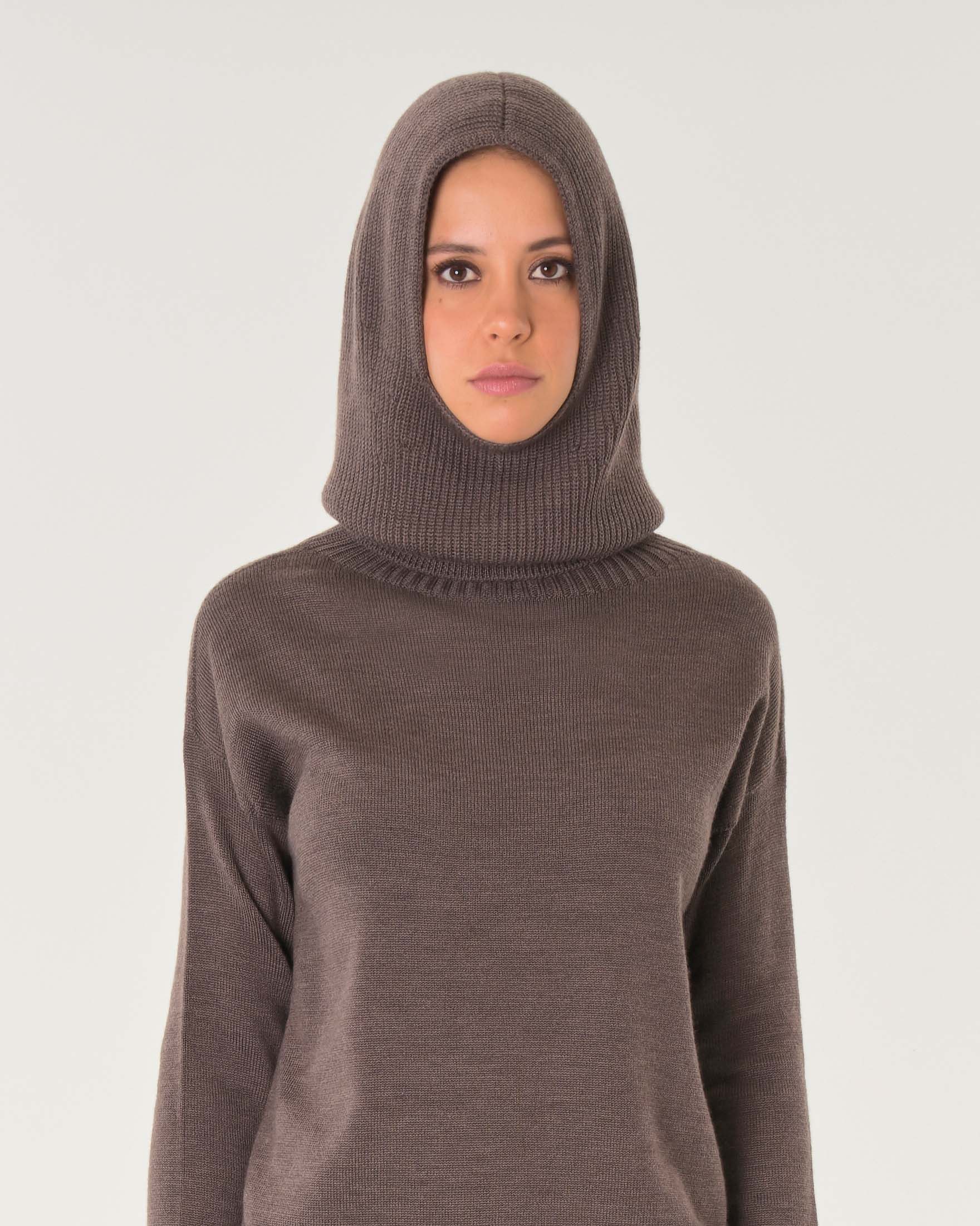 Passamontagna color tortora in pura lana lavorata a coste inglesi