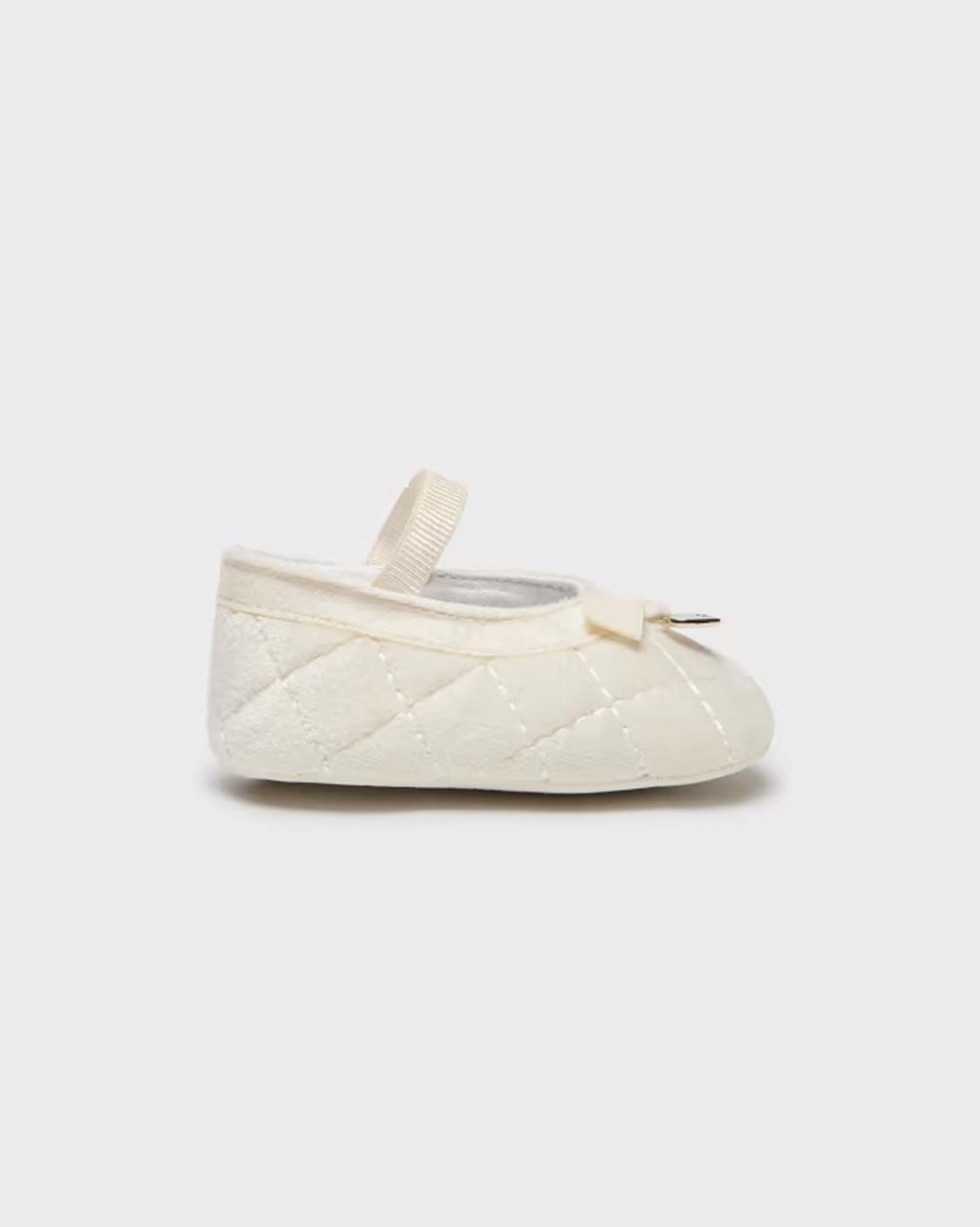 Ballerine avorio in velluto matellassé con cinturino elasticizzato