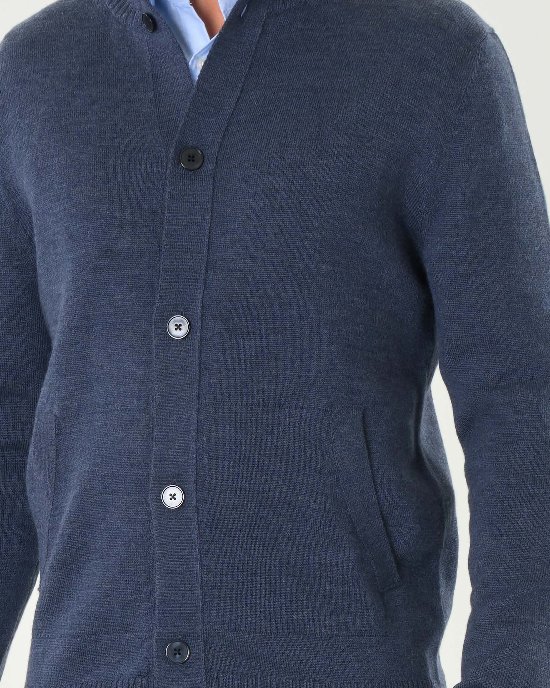 Cardigan Pellizzari blu indaco in maglia finezza 7 di pura lana merino con tasche frontali e collo alto image