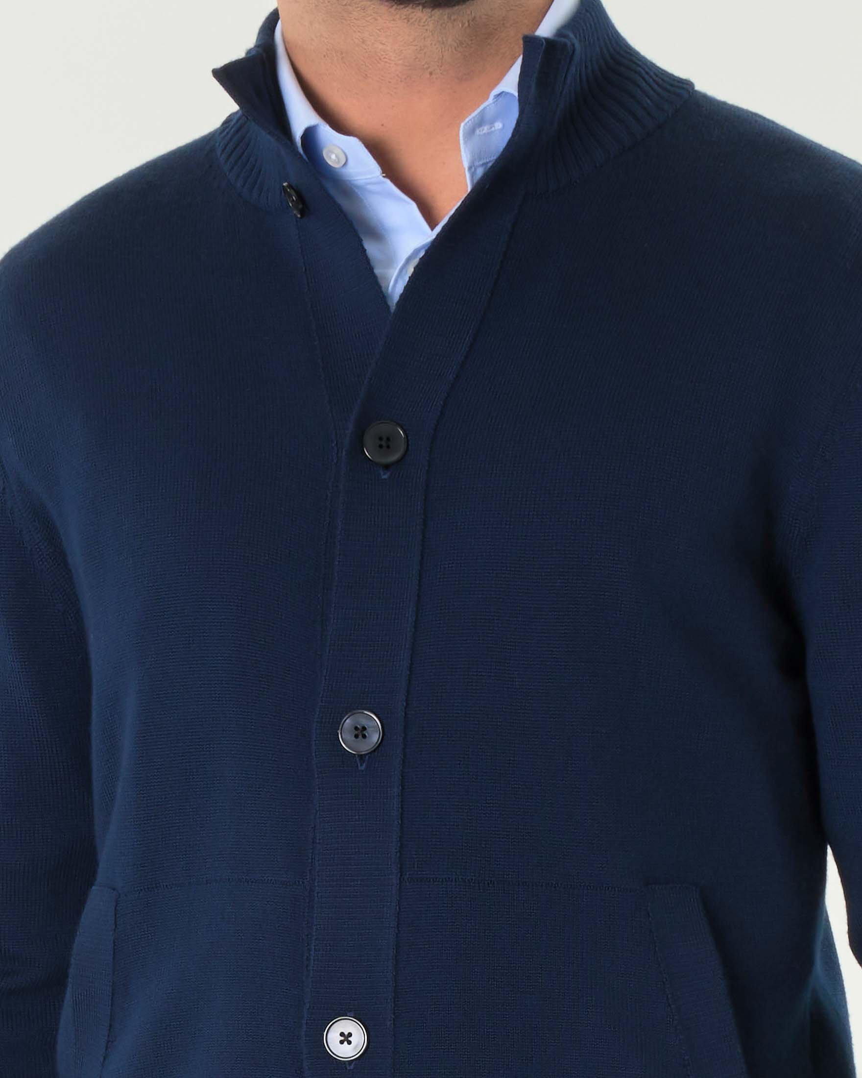 Cardigan Pellizzari blu in maglia finezza 7 di pura lana merino con tasche frontali e collo alto image