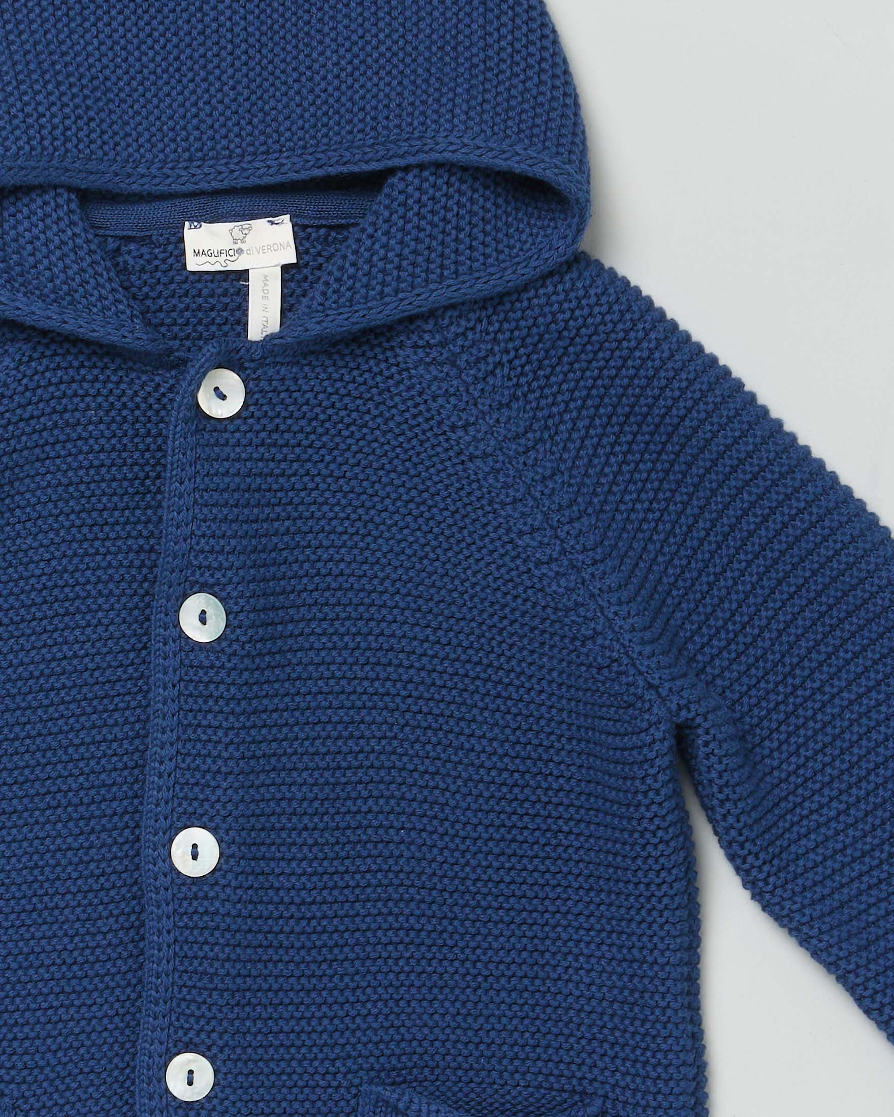 Cardigan tricot blu in puro cotone con cappuccio image