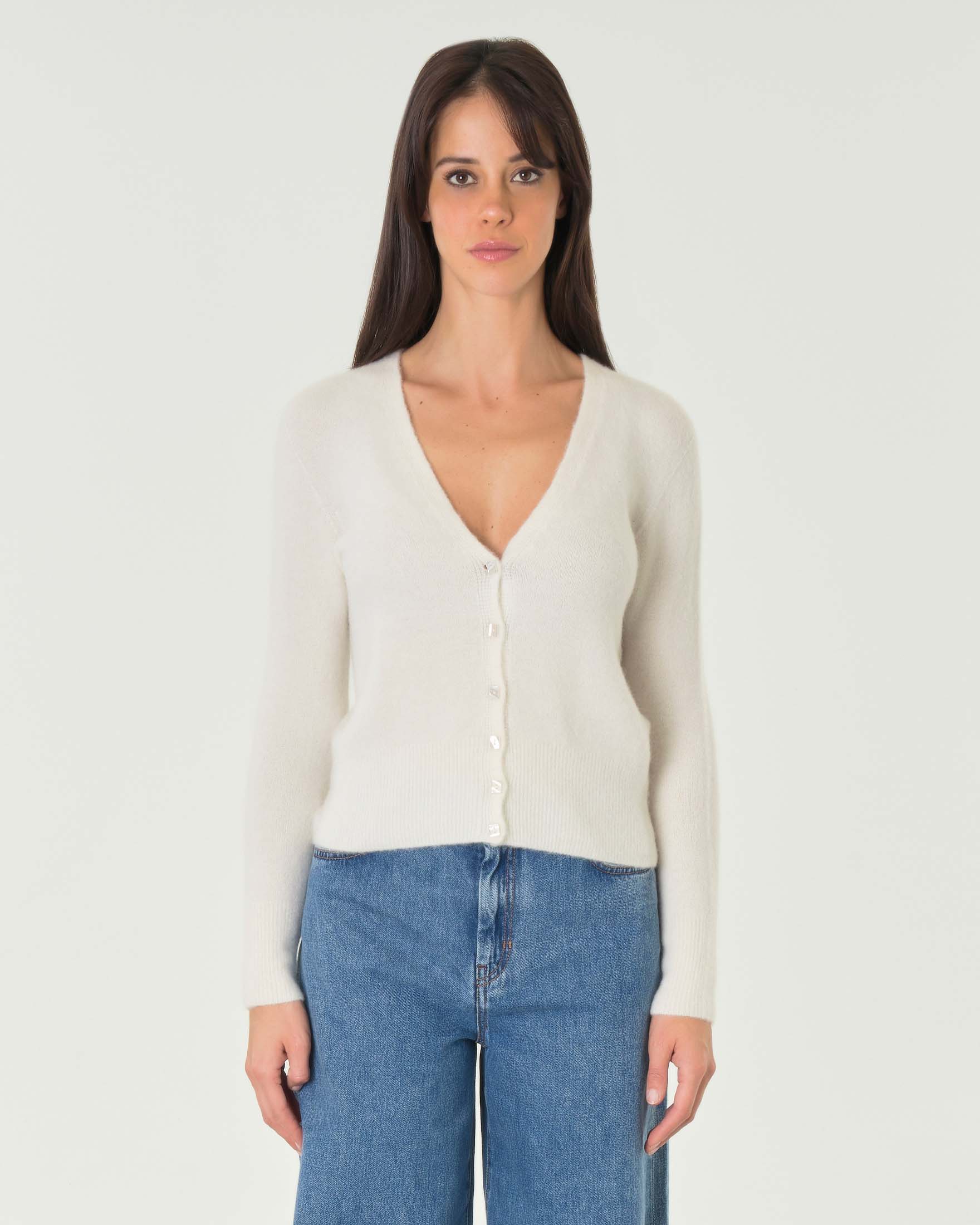 Cardigan color panna in alpaca e lana con scollo a V image