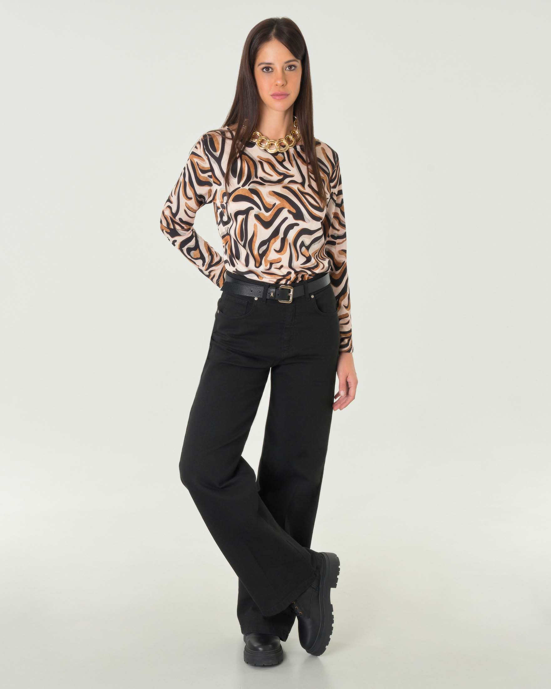 Blusa a fantasia animalier zebrata in tessuto stretch con maniche lunghe e scollo tondo
