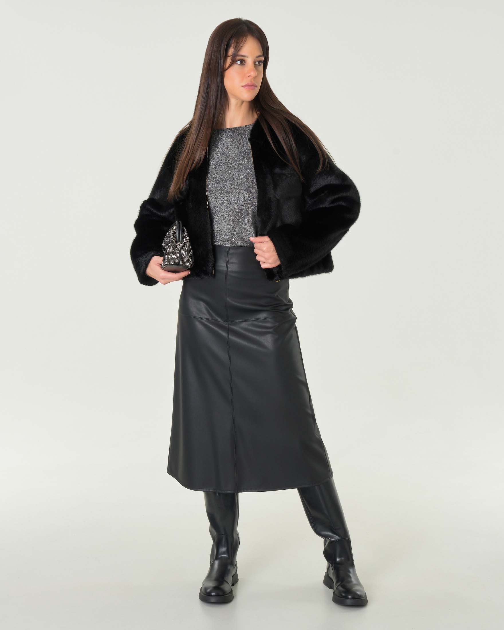 Bomber in ecopelliccia nera effetto visone con cappuccio