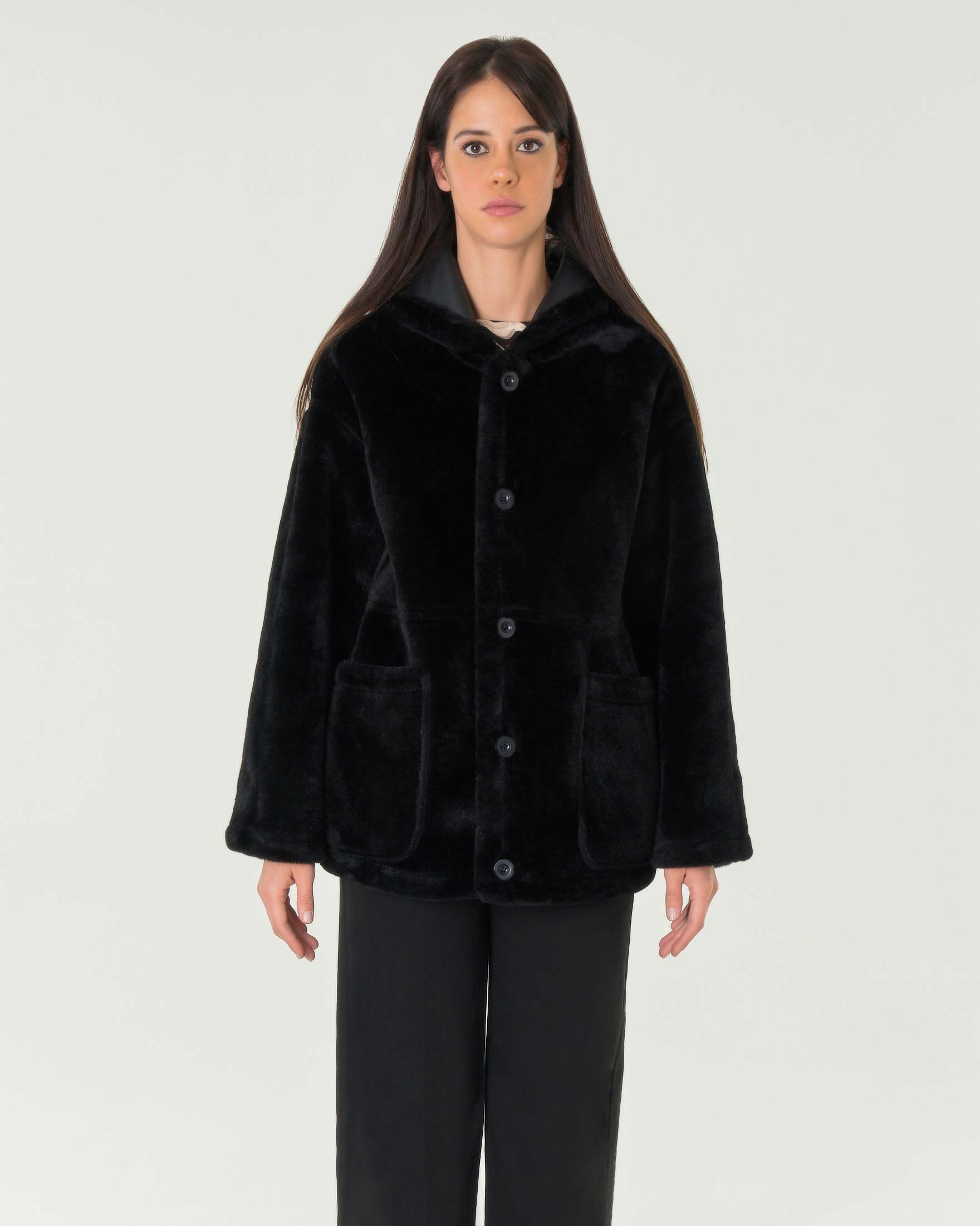 Montone nero reversibile con cappuccio e tasche laterali applicate image