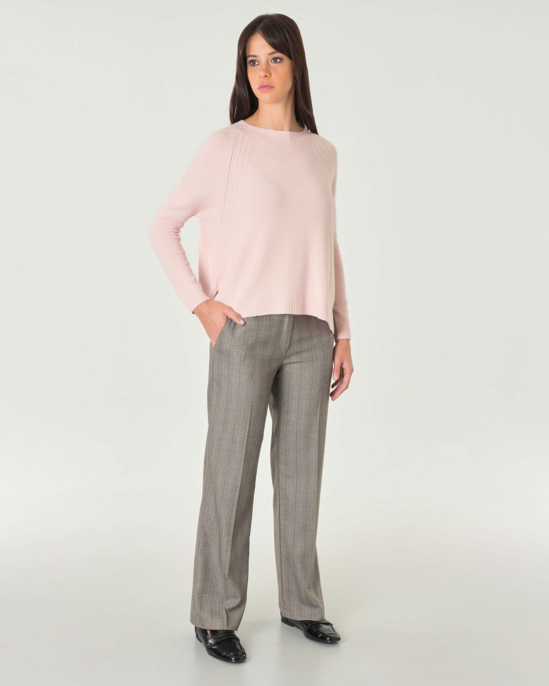 Maglia boxy rosa in misto viscosa con motivo a coste lungo il giromanica sceso