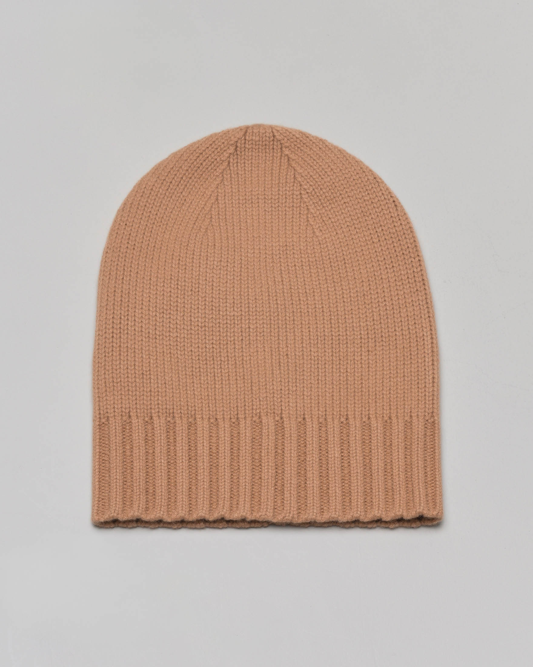 Berretto in cashmere color cammello con bordatura lavorata a coste