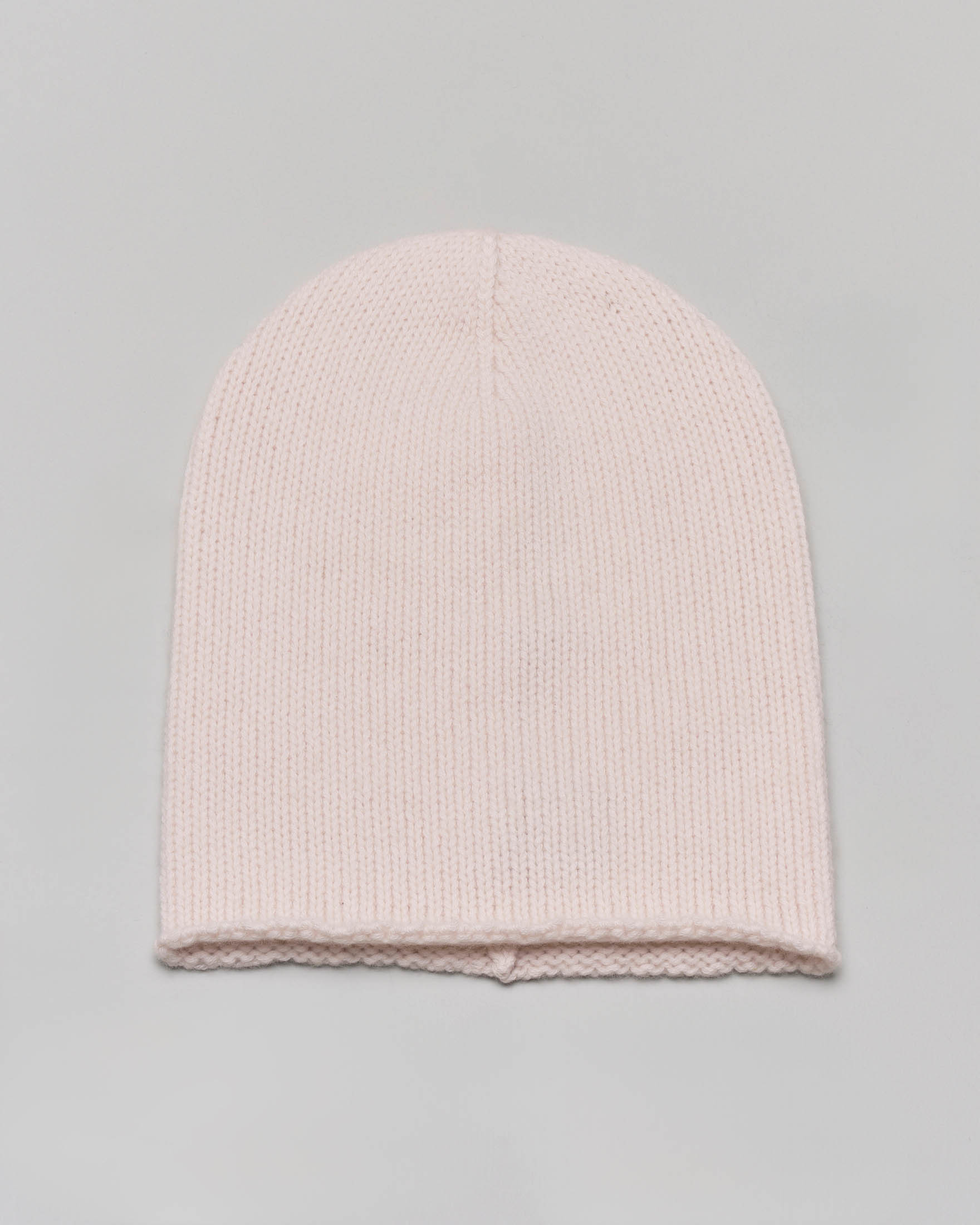 Berretto color panna in cashmere lavorato a costa inglese