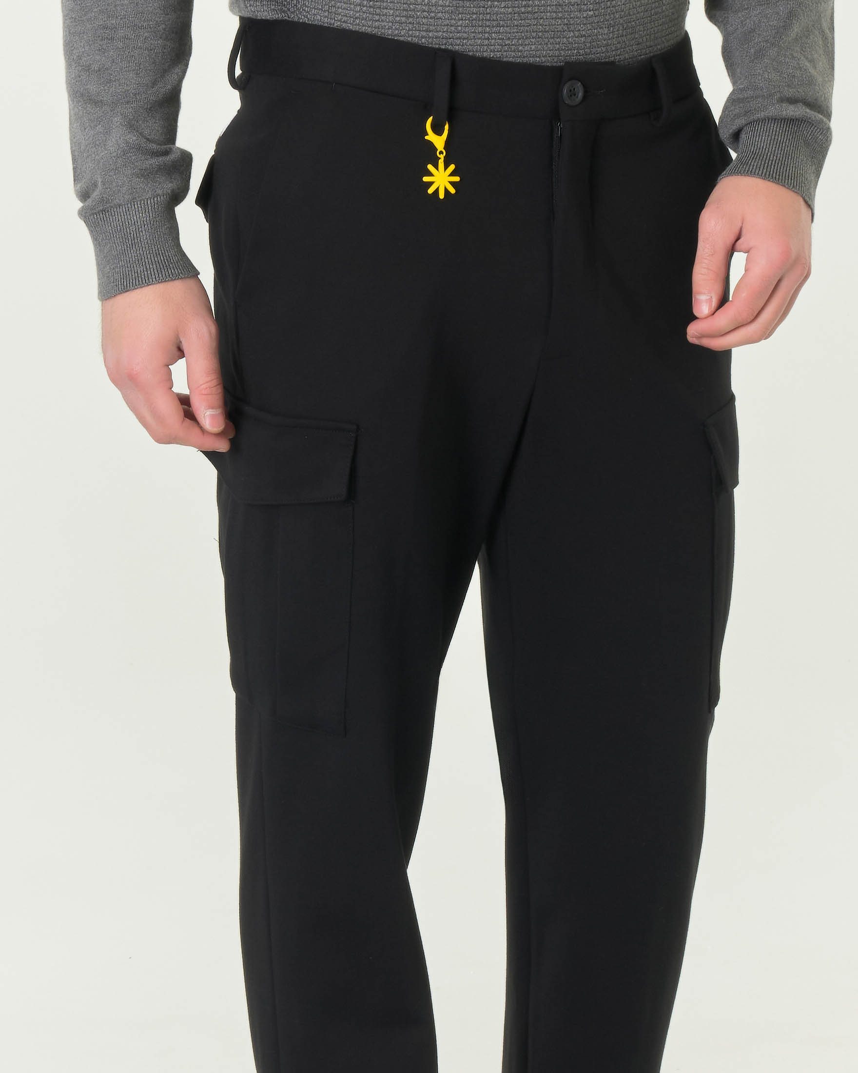 Pantalone cargo nero slim-fit in jersey di viscosa stretch image