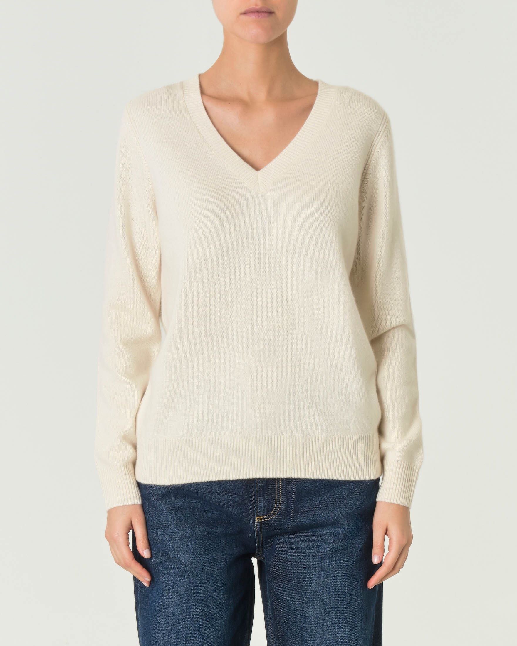 Maglia color avorio in lana e cashmere con scollo a V image