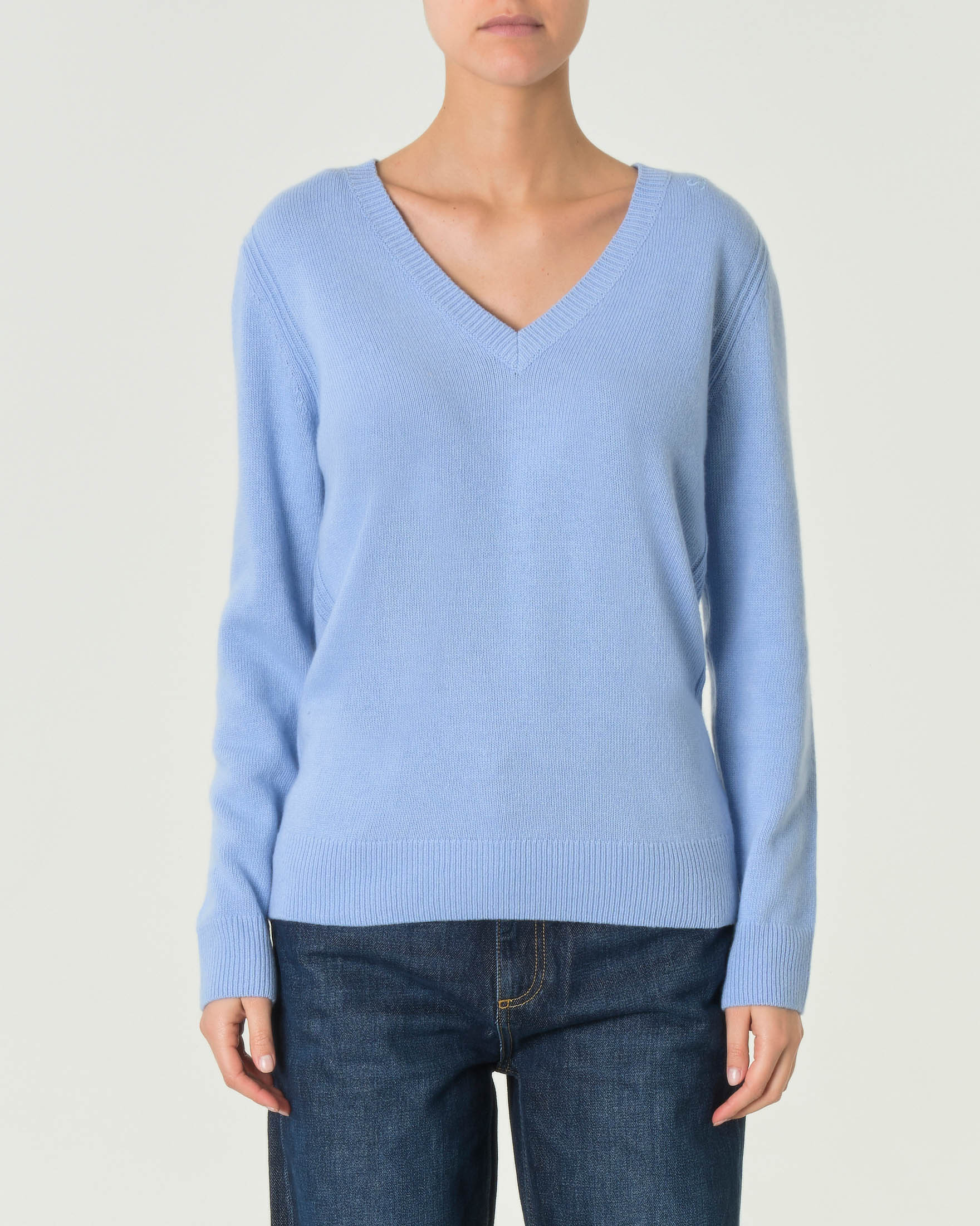 Maglia azzurra in lana e cashmere con scollo a V image