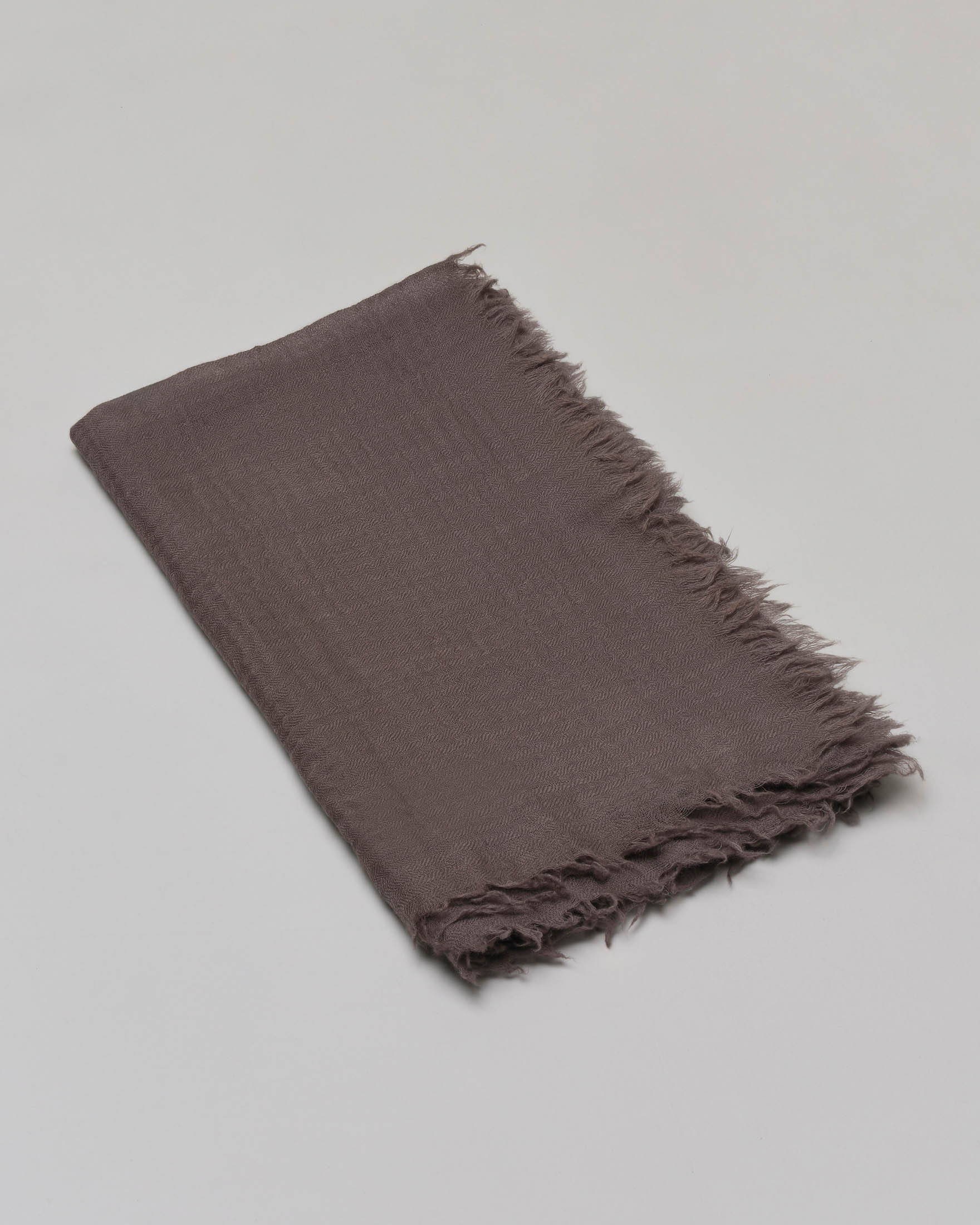 Sciarpa Raja marrone in garza di lana con orli sfrangiati