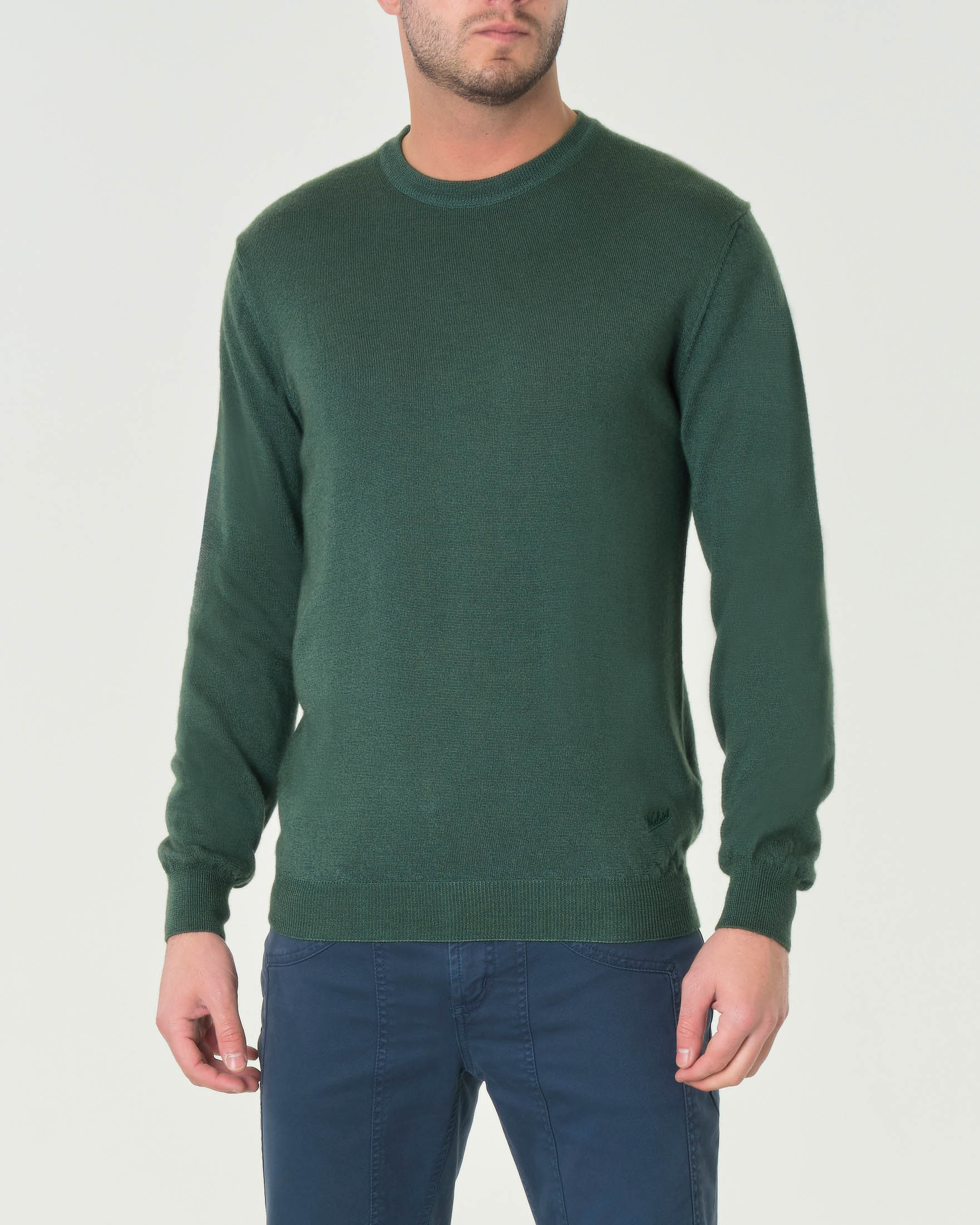 Maglia girocollo Woolrich verde pino in pura lana con logo ricamato in tono sul fondo
